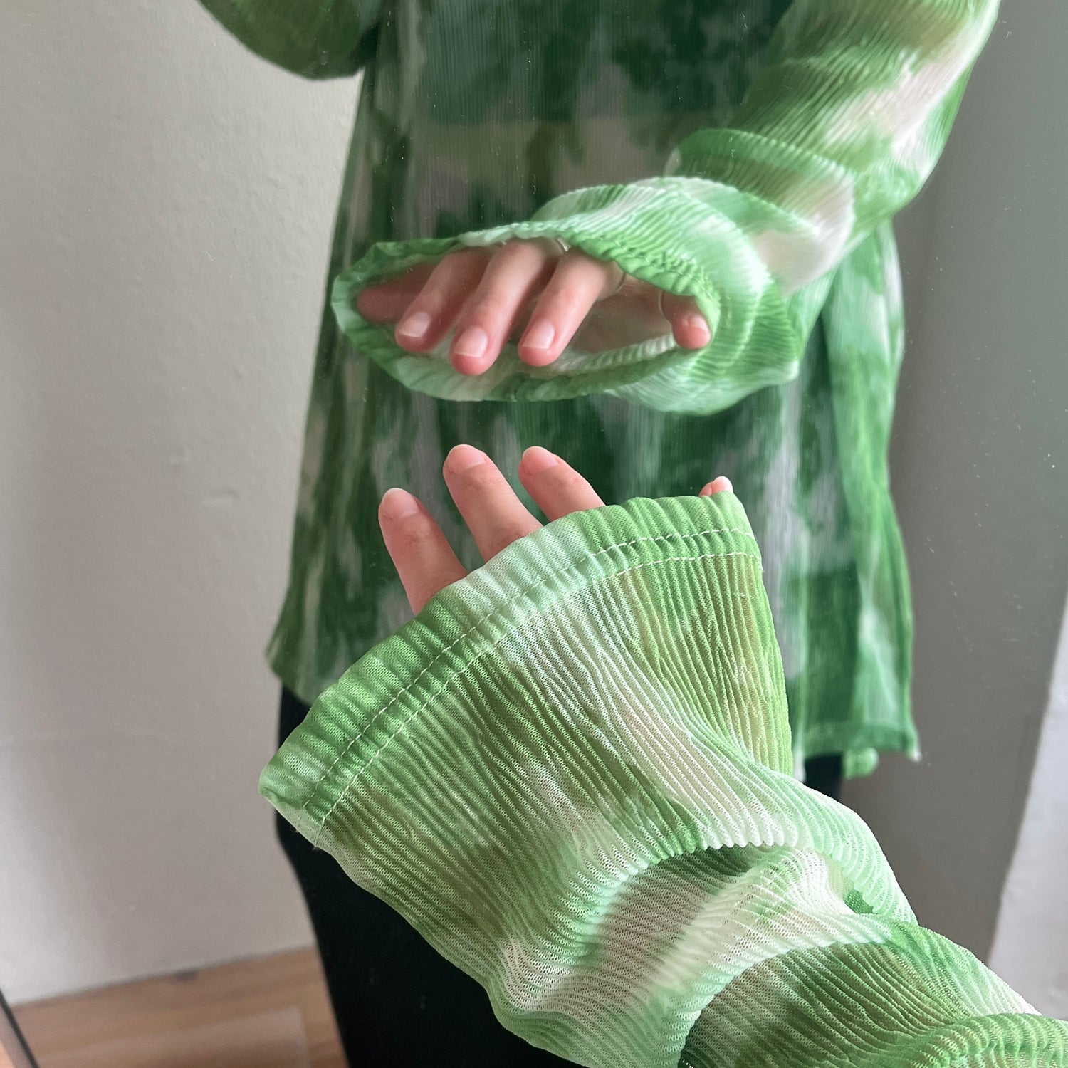 shirring tie dye sheer tops / green