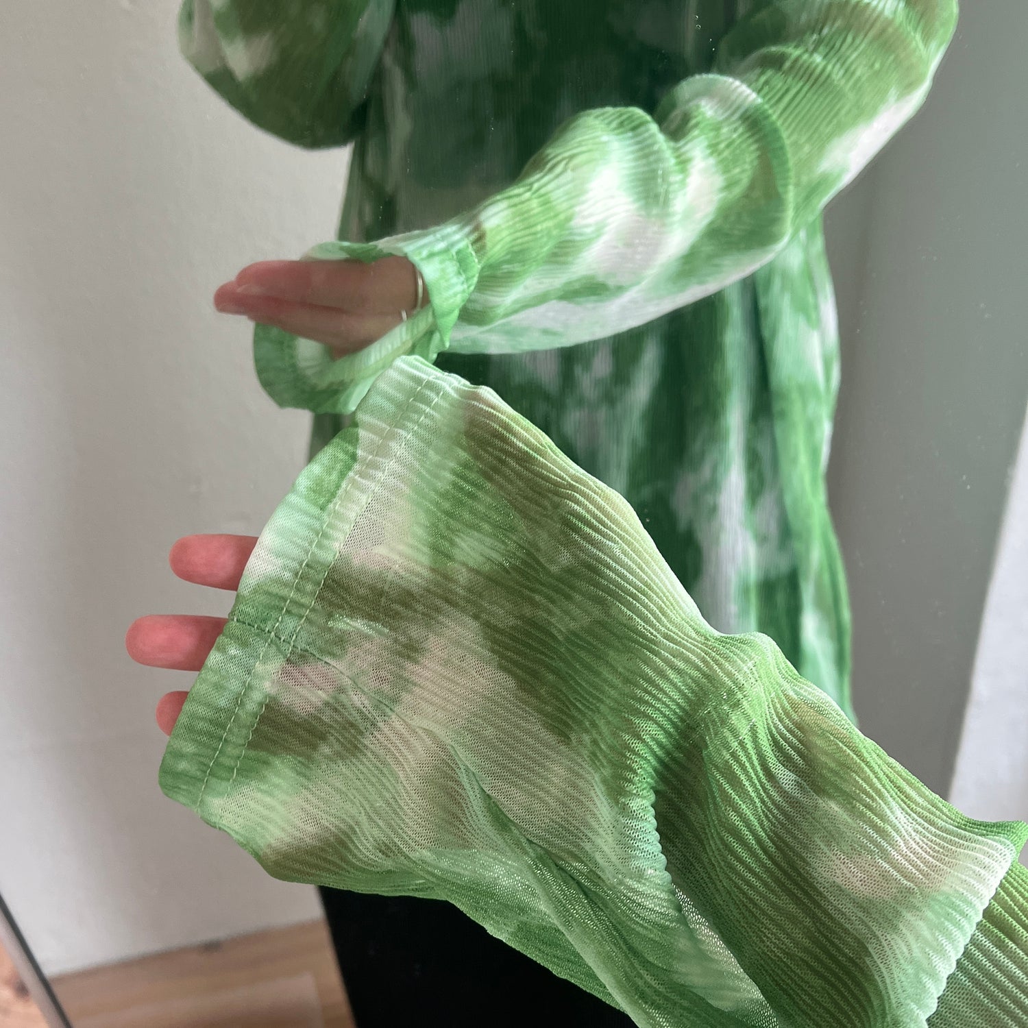 shirring tie dye sheer tops / green