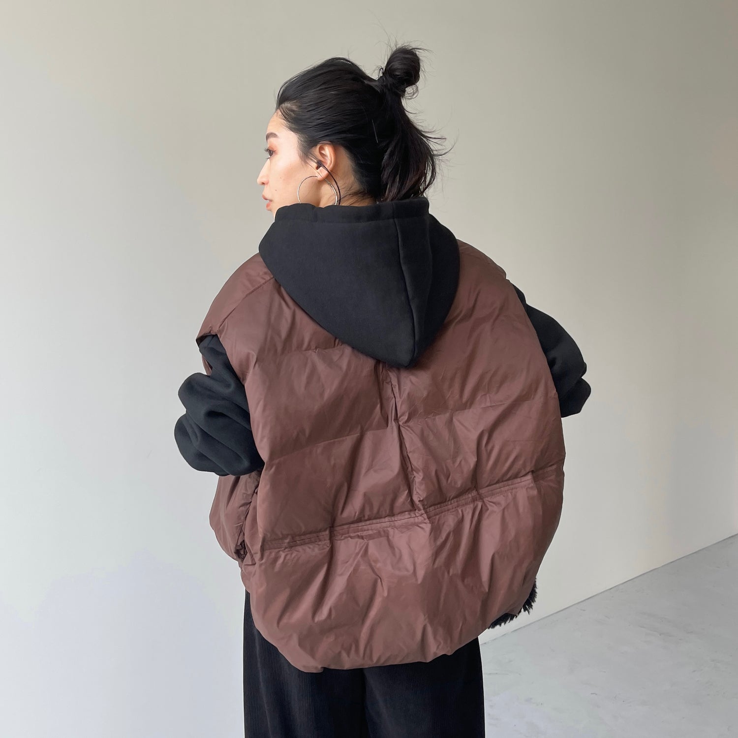 egg down vest / brown