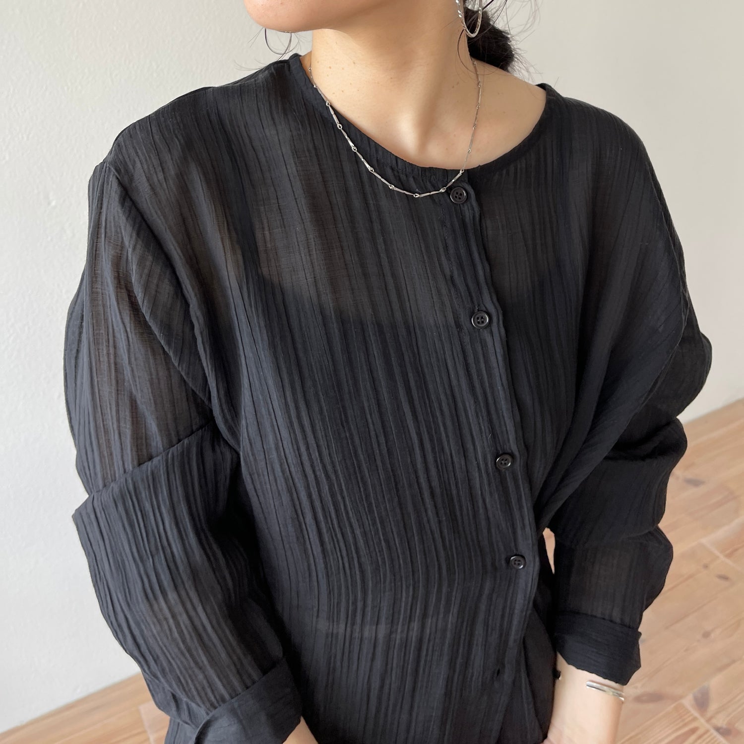 2way crinkle sheer shirt / black