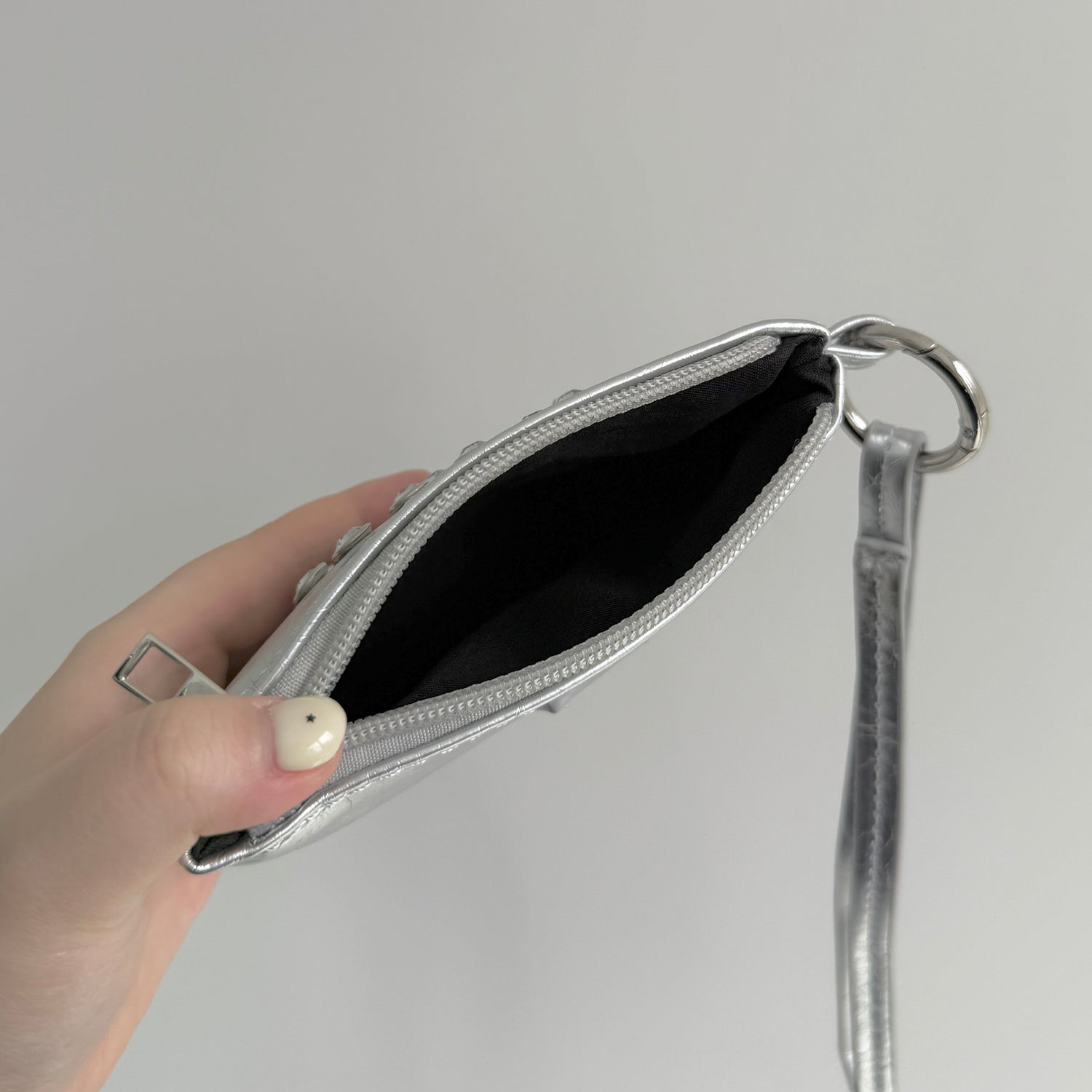 heart studs wallet