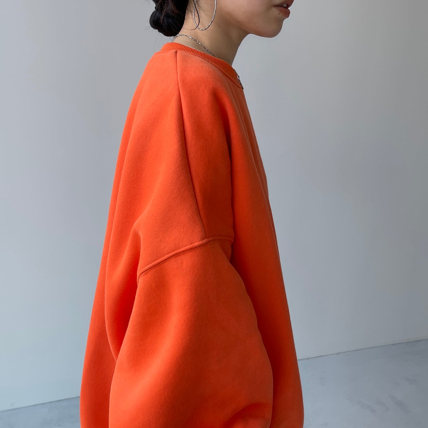 perfect silhouette super over sweat / orange