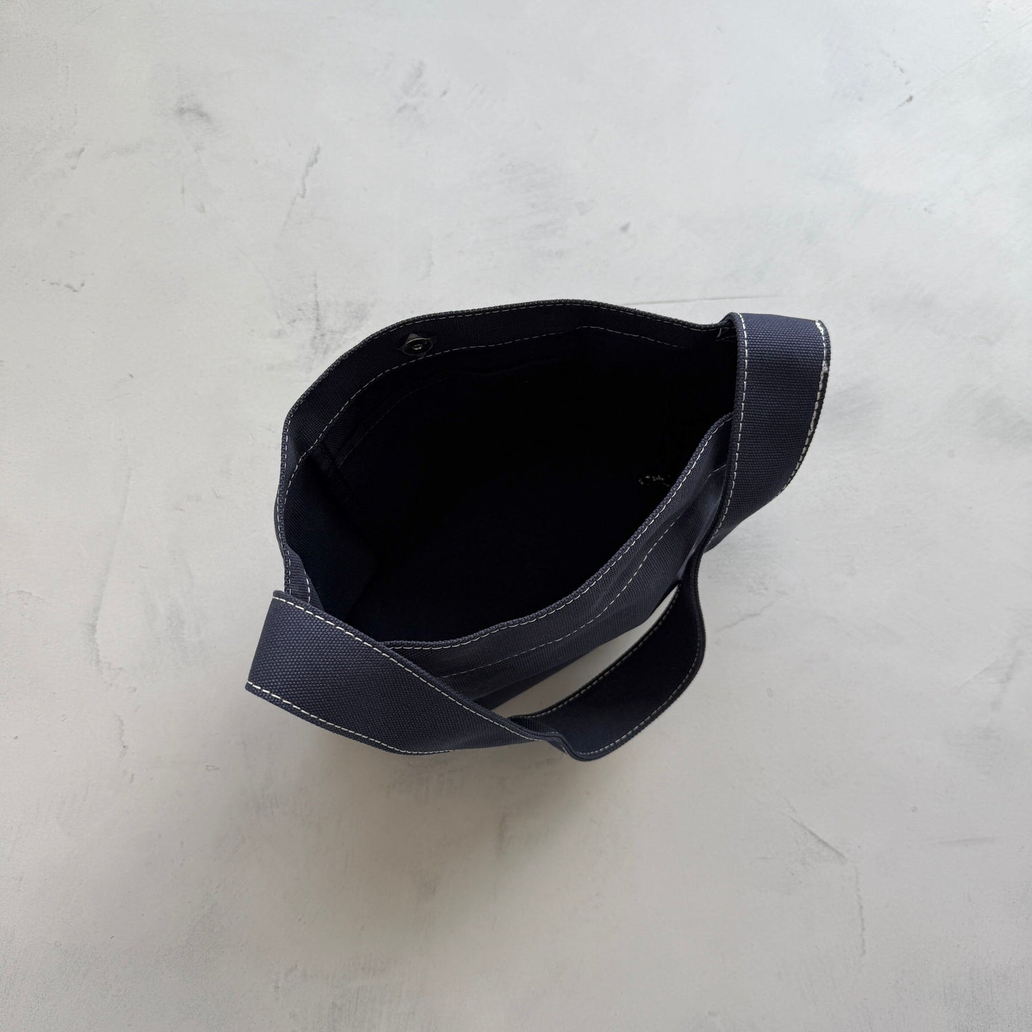 【SAMPLE】(ポーチ付き) stitch bag / navy