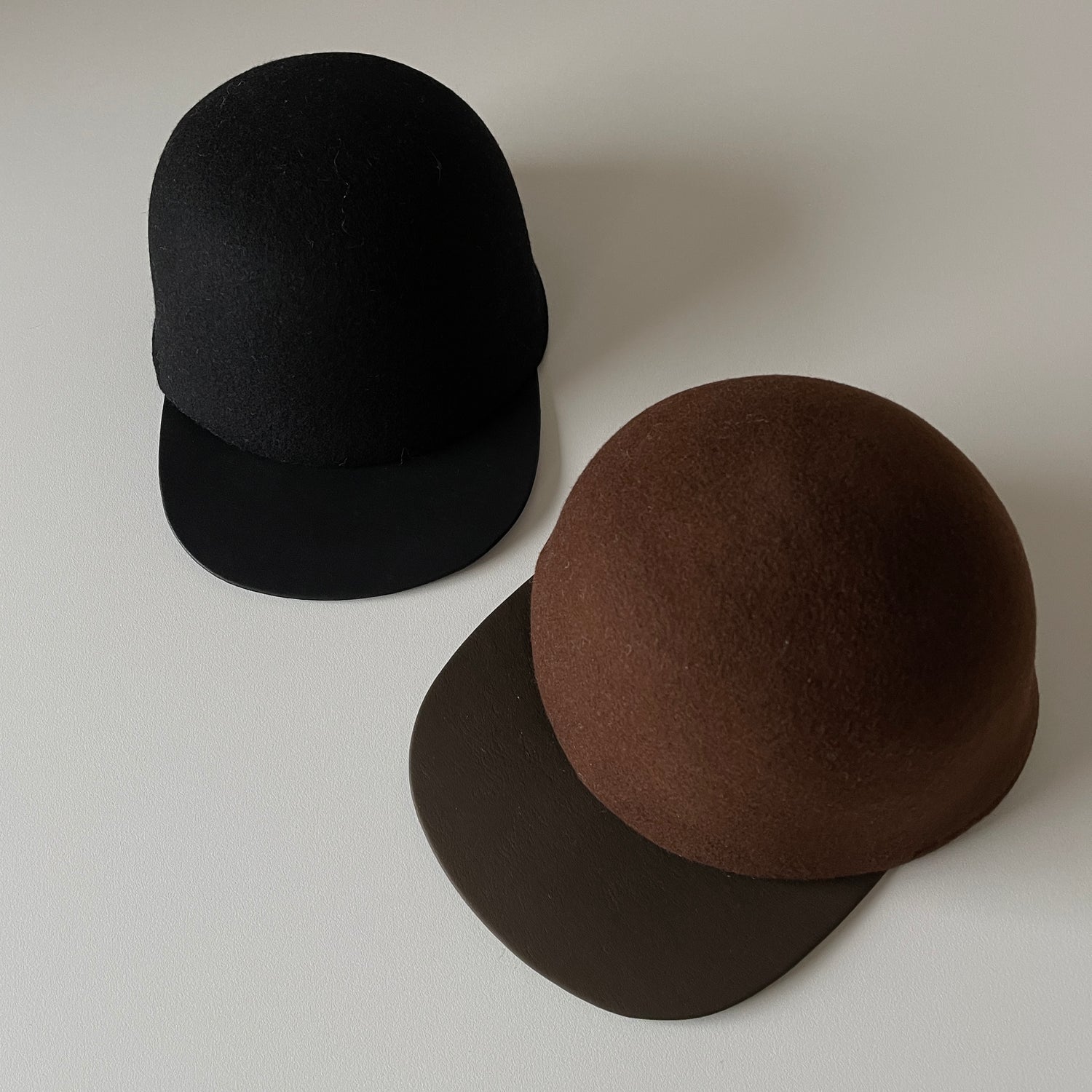 smooth wool cap / brown
