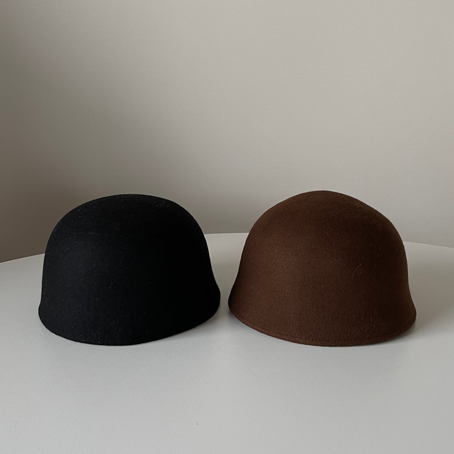 smooth wool cap / black
