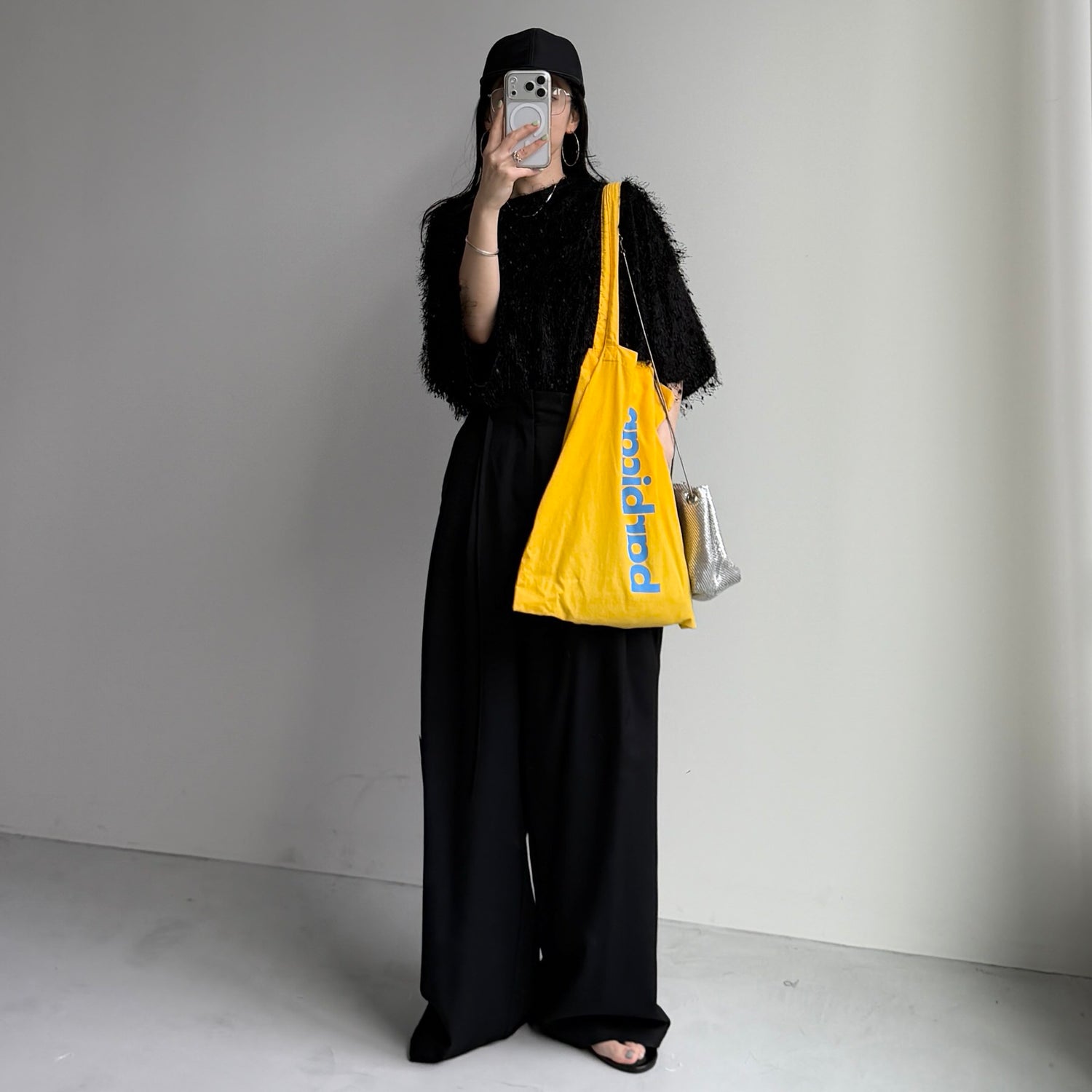 fringe mop tee / black