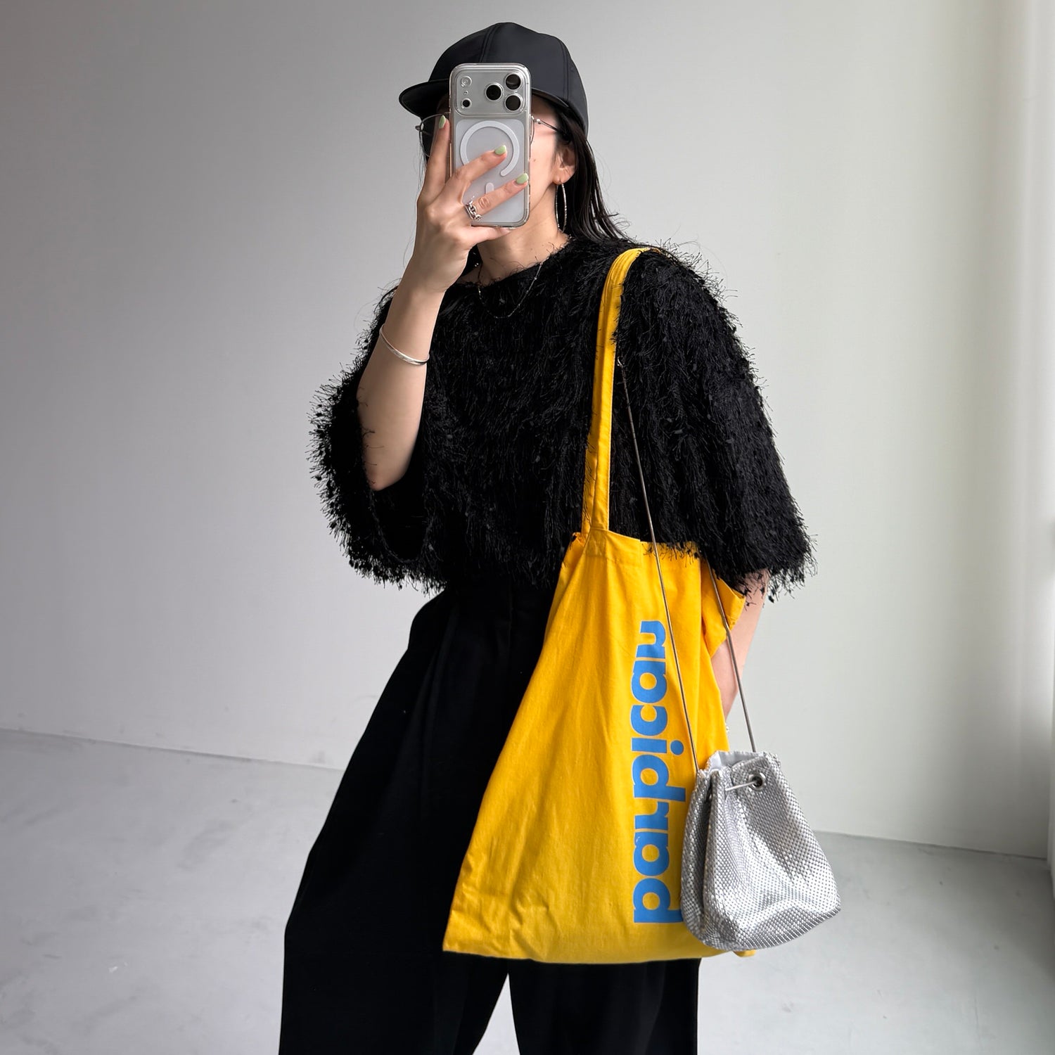 fringe mop tee / black