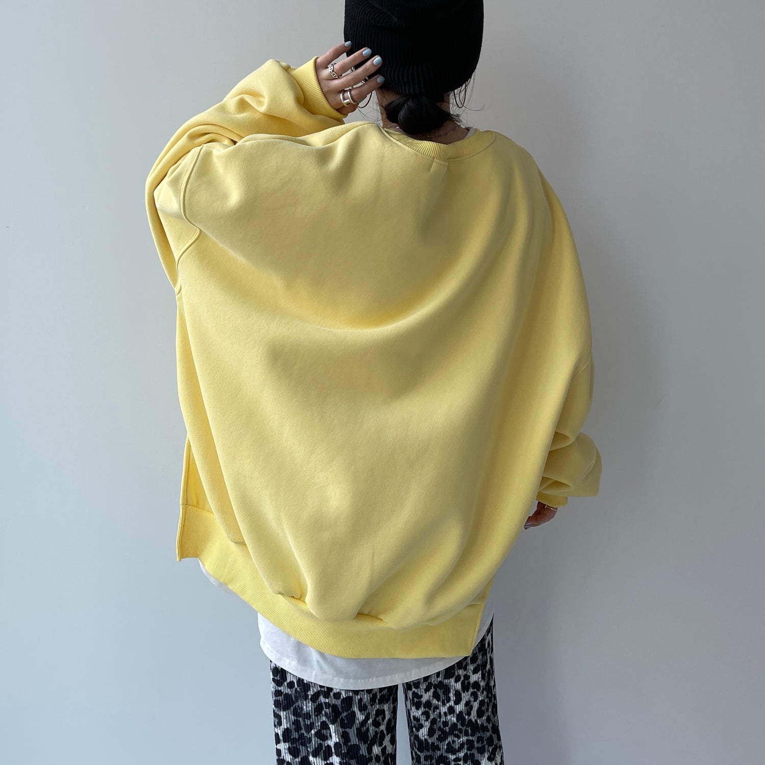 perfect silhouette super over sweat / light yellow