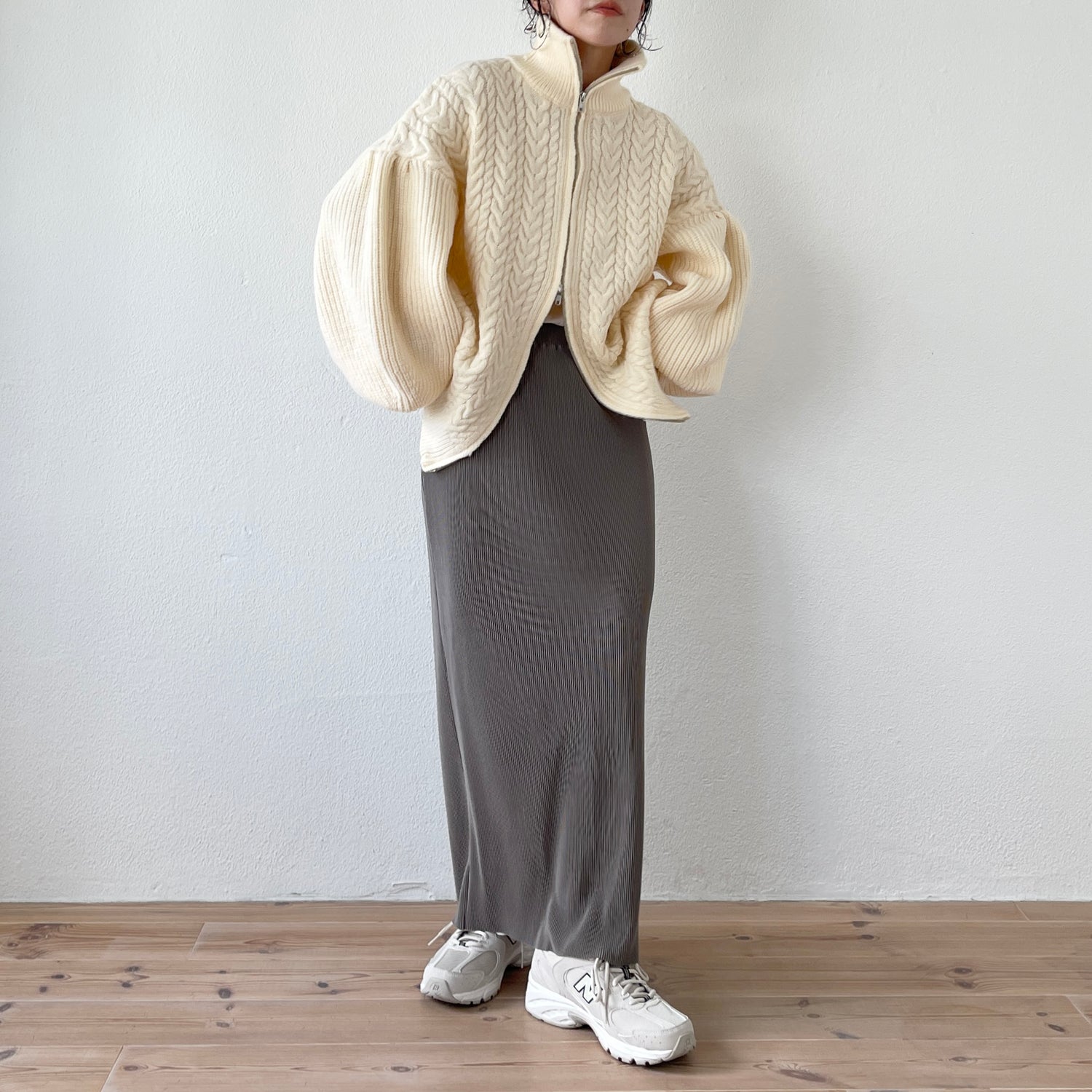 volume sleeve cable knit cardigan / ivory | wee9s | ウィークス