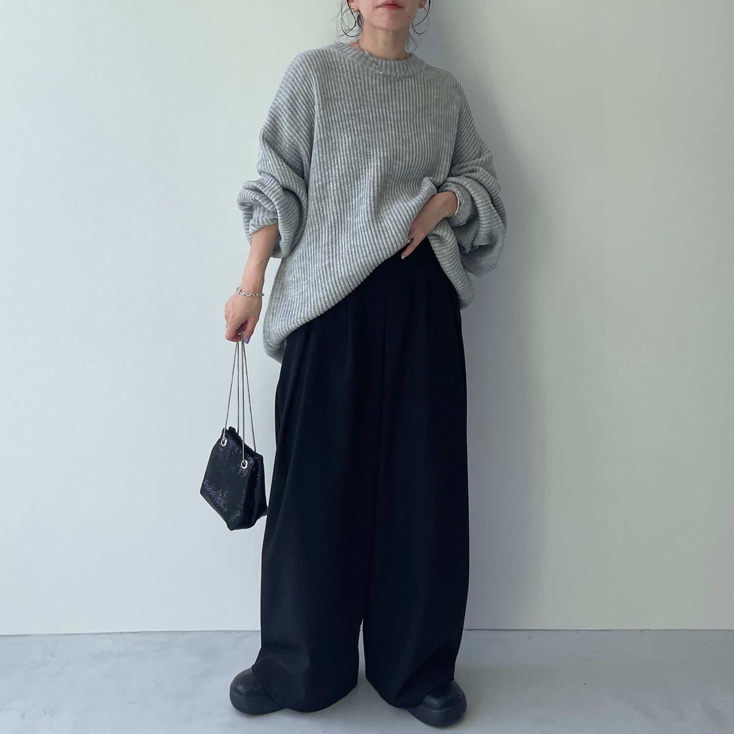 perfect silhouette super over knit / gray