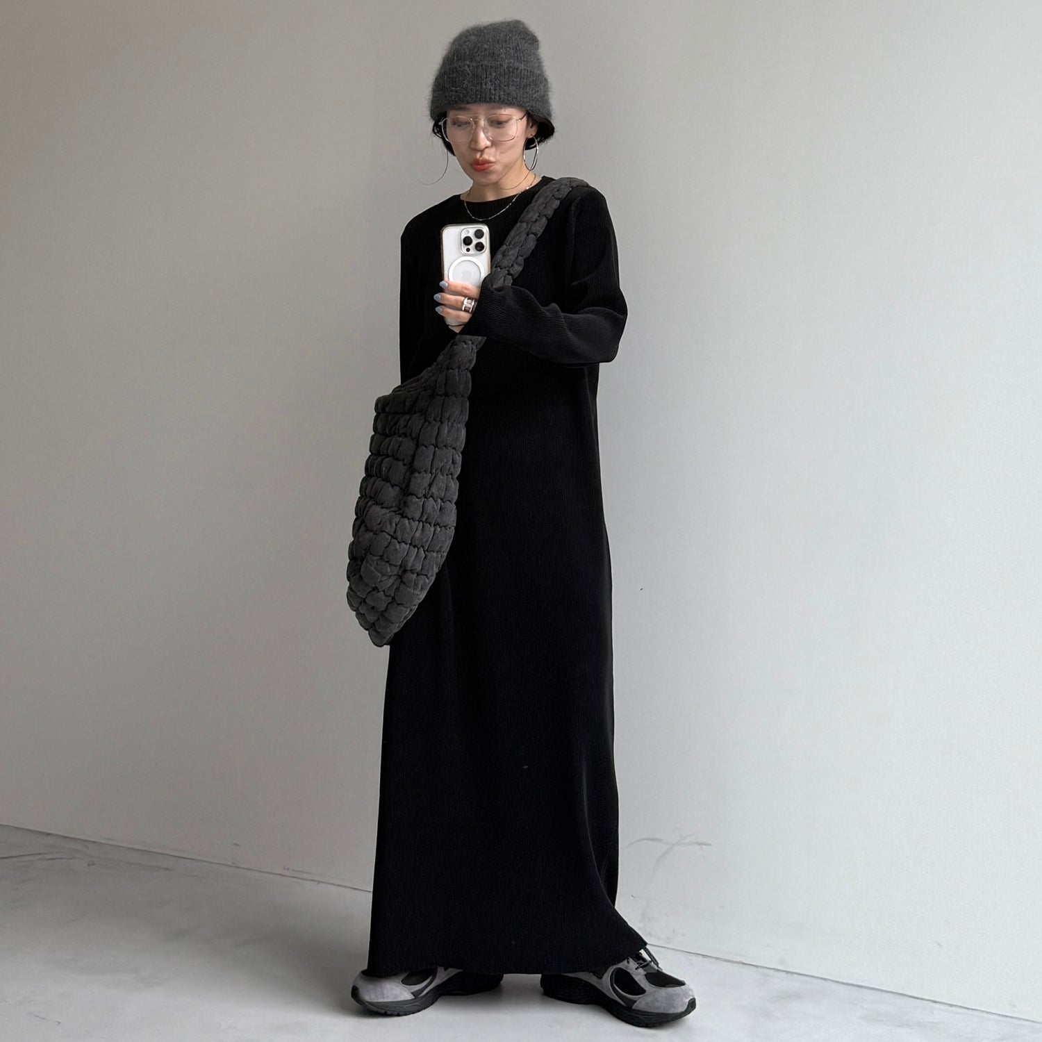 angora snow beanie / gray