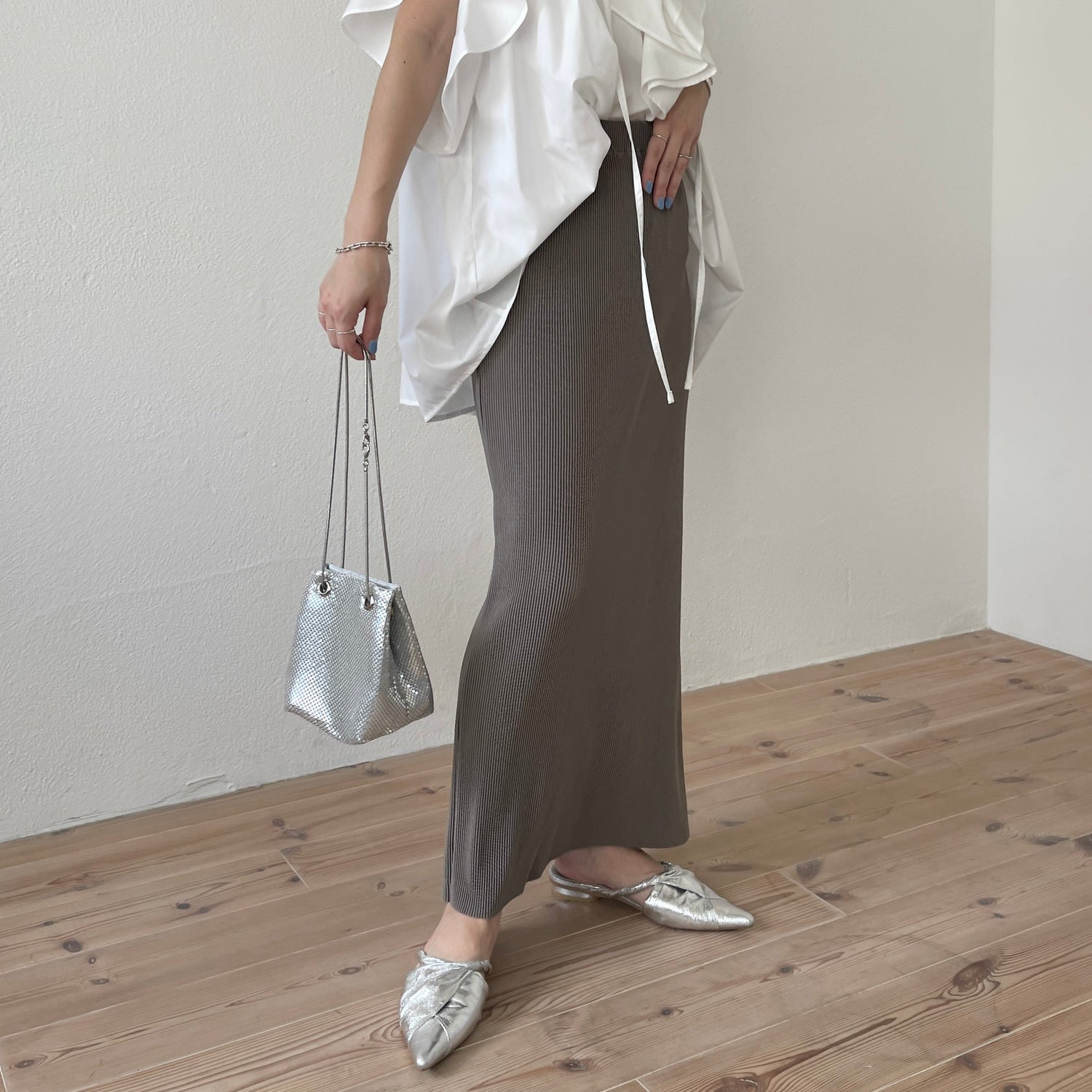 【SAMPLE】daily daily super stretch pleats skirt / grayish beige