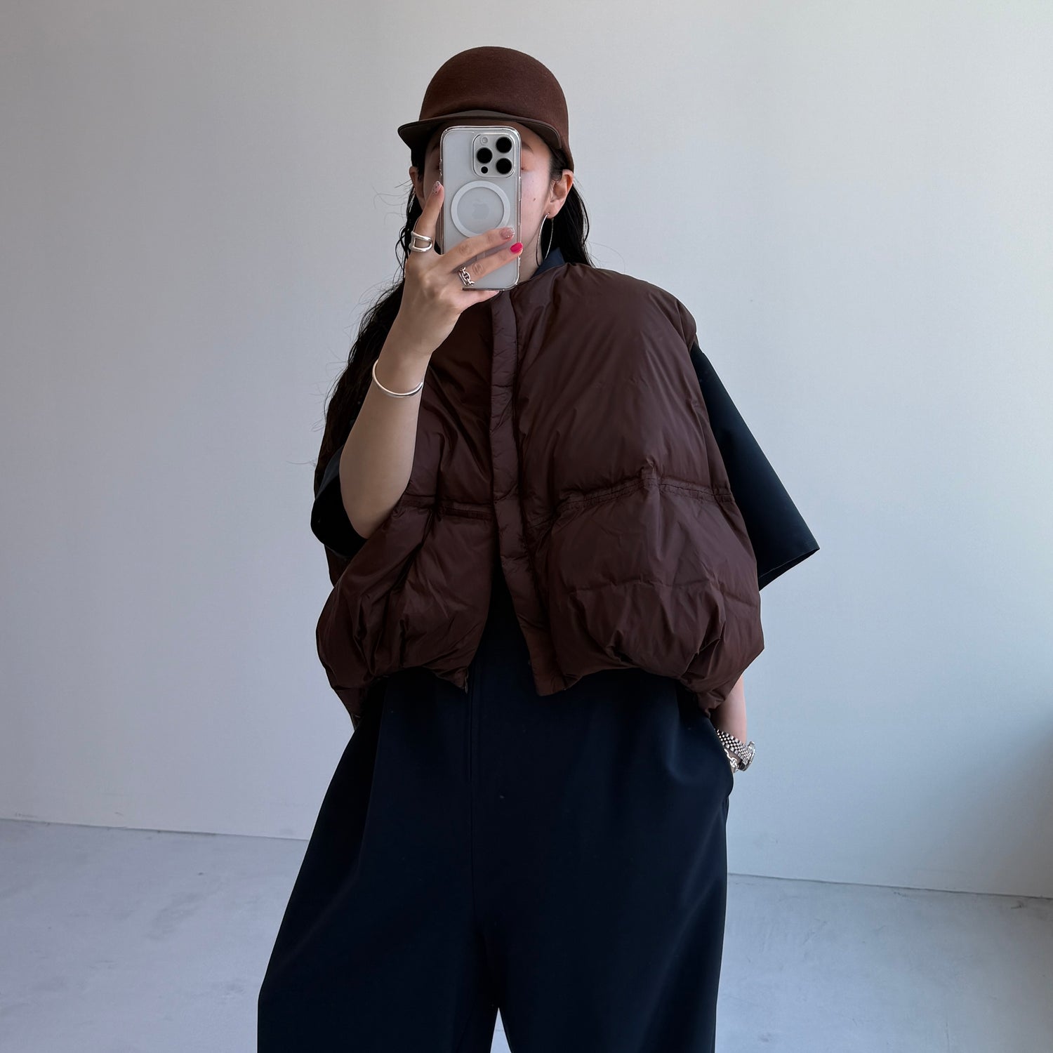 egg down vest / brown