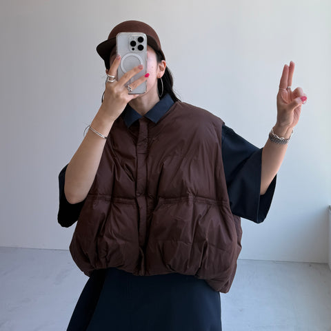 egg down vest / brown