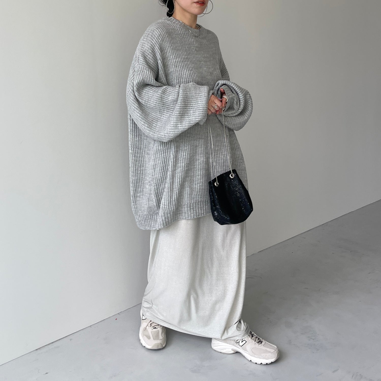 perfect silhouette super over knit / gray