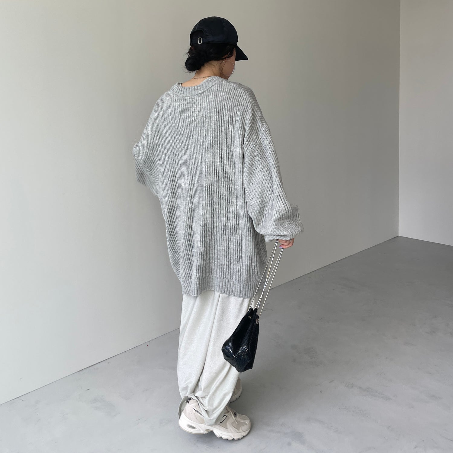 perfect silhouette super over knit / gray