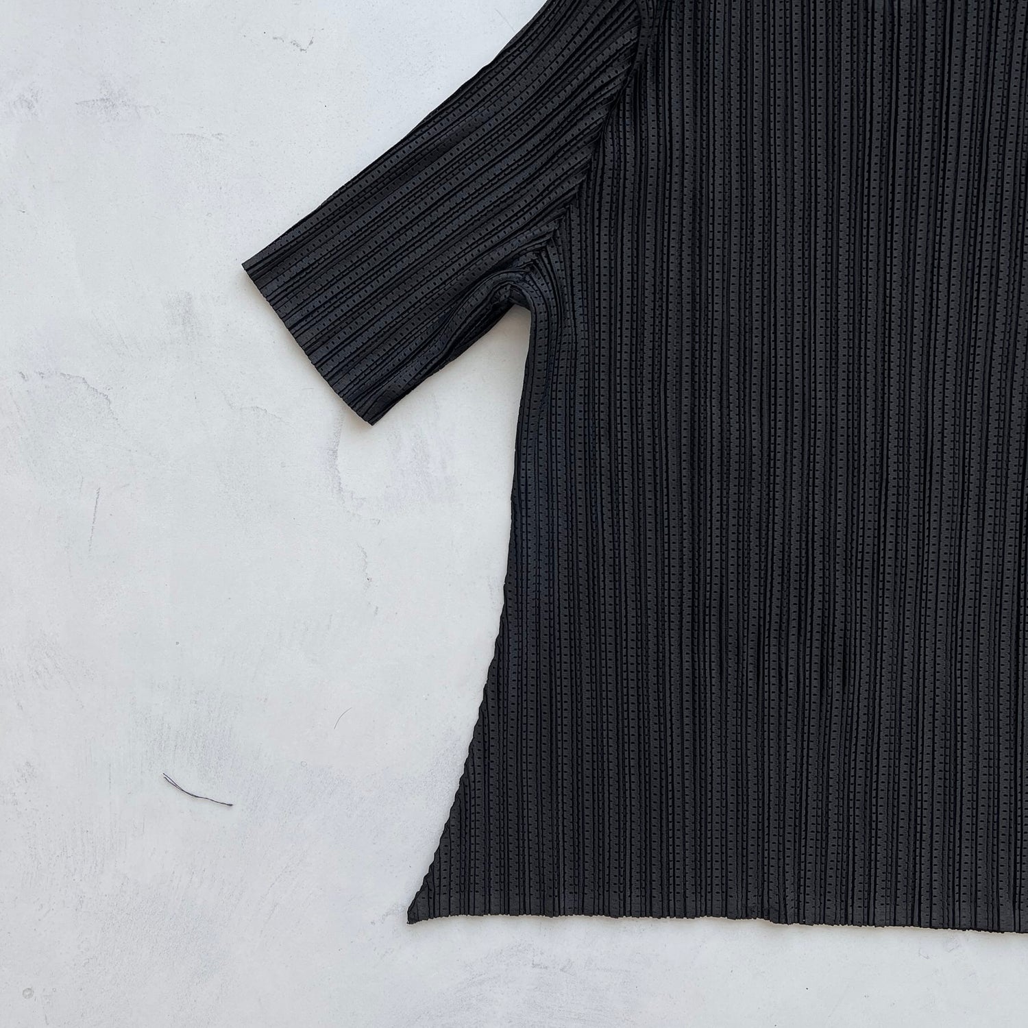 【SAMPLE】pleats mesh tee / black