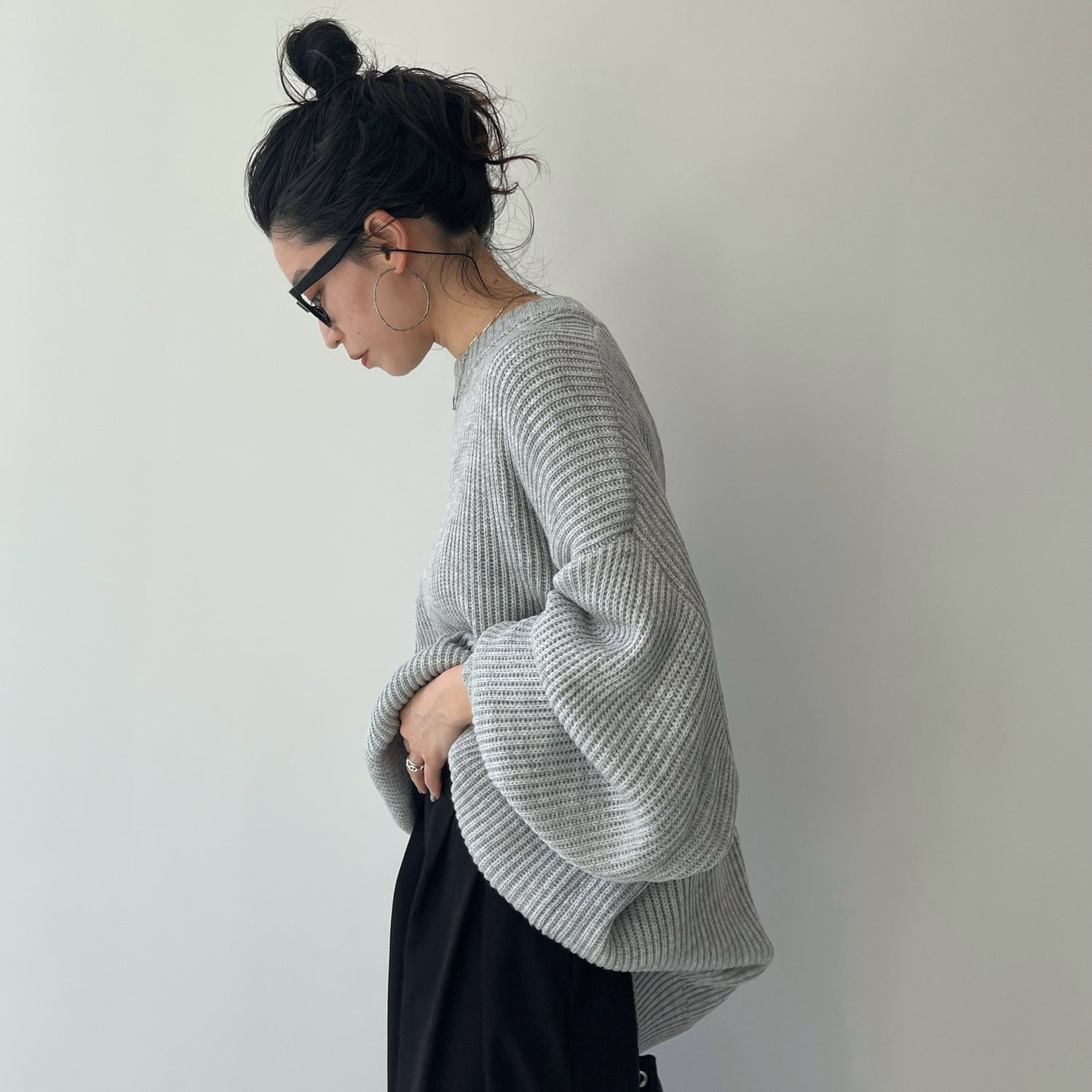 perfect silhouette super over knit / gray