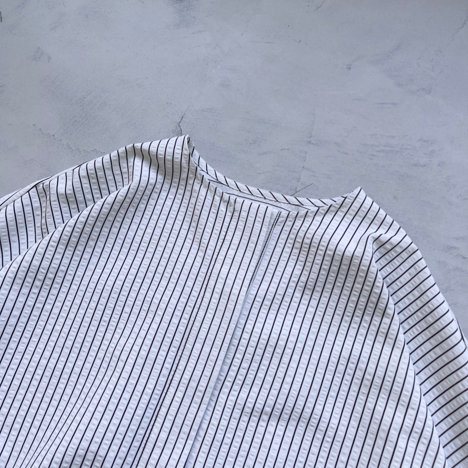 【公式サイト限定カラー】over size no collar seersucker shirt / stripe