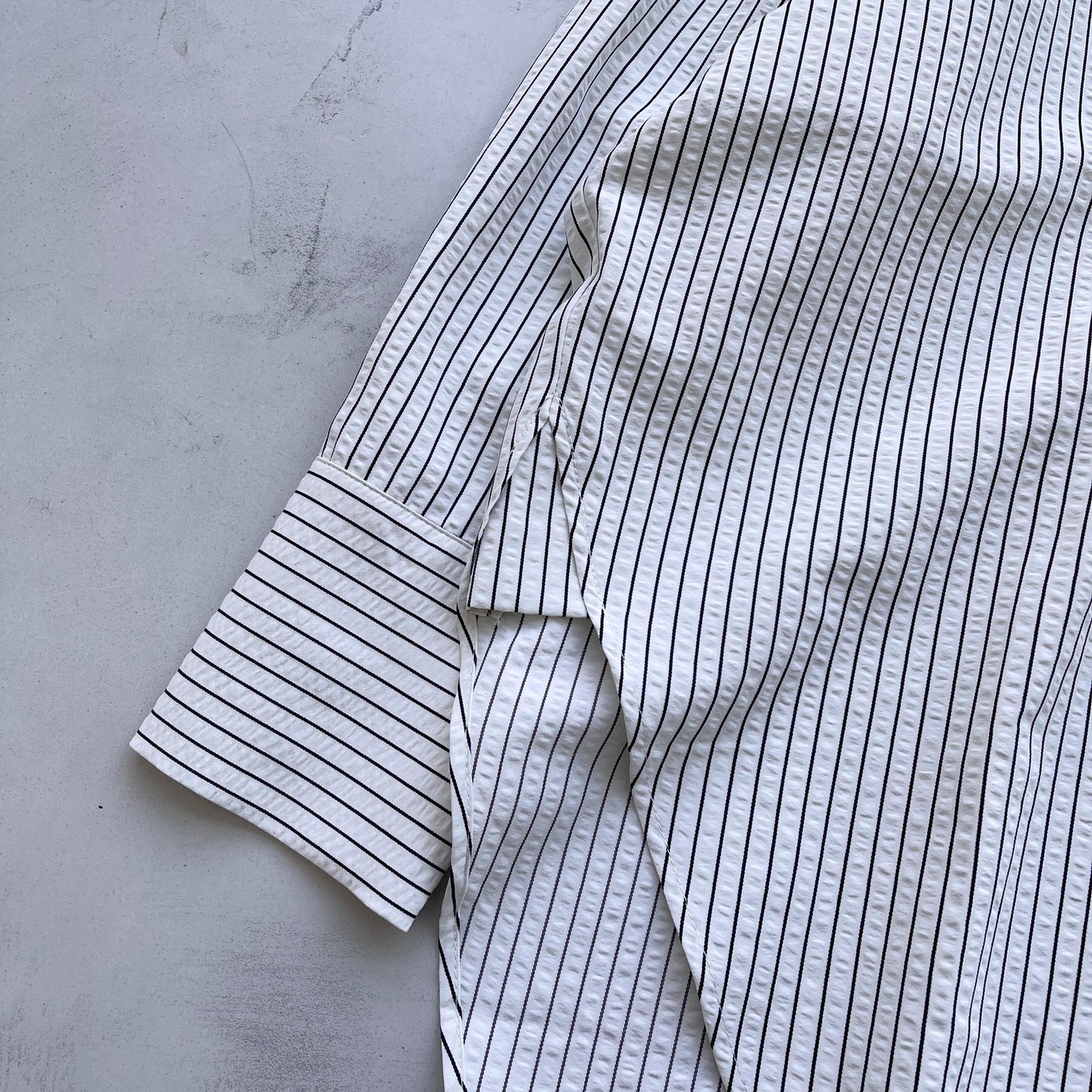 【公式サイト限定カラー】over size no collar seersucker shirt / stripe