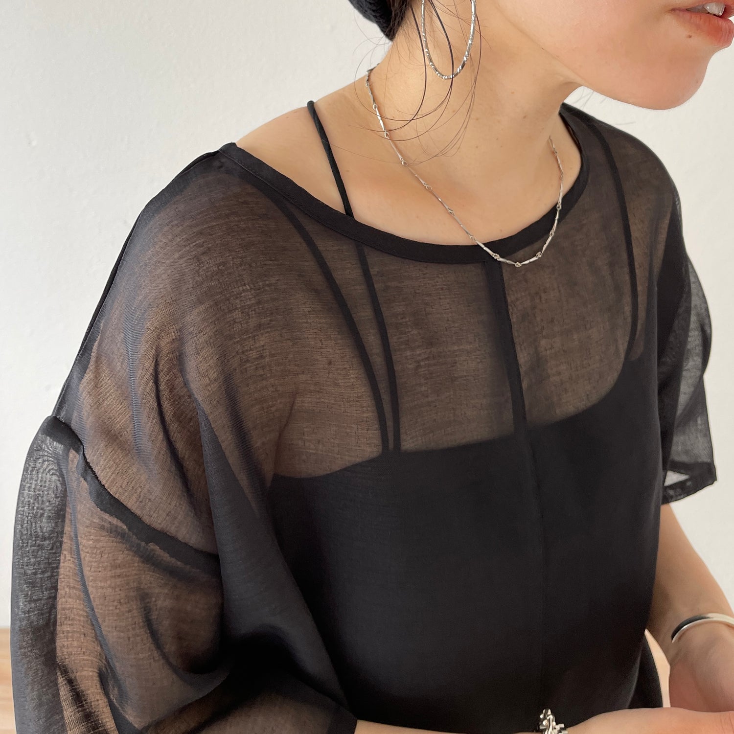 over size sheer tops / black