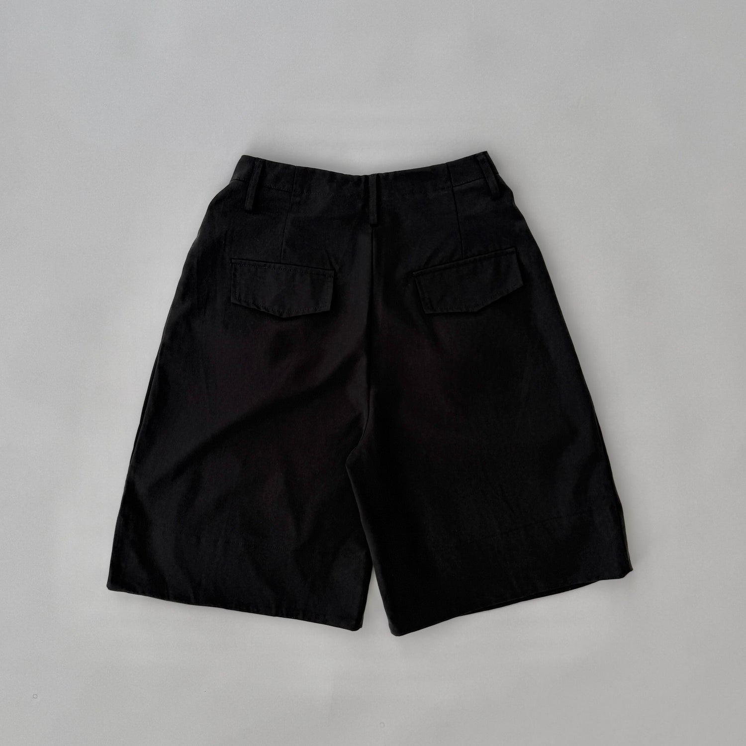 【SAMPLE】onni half pants / black