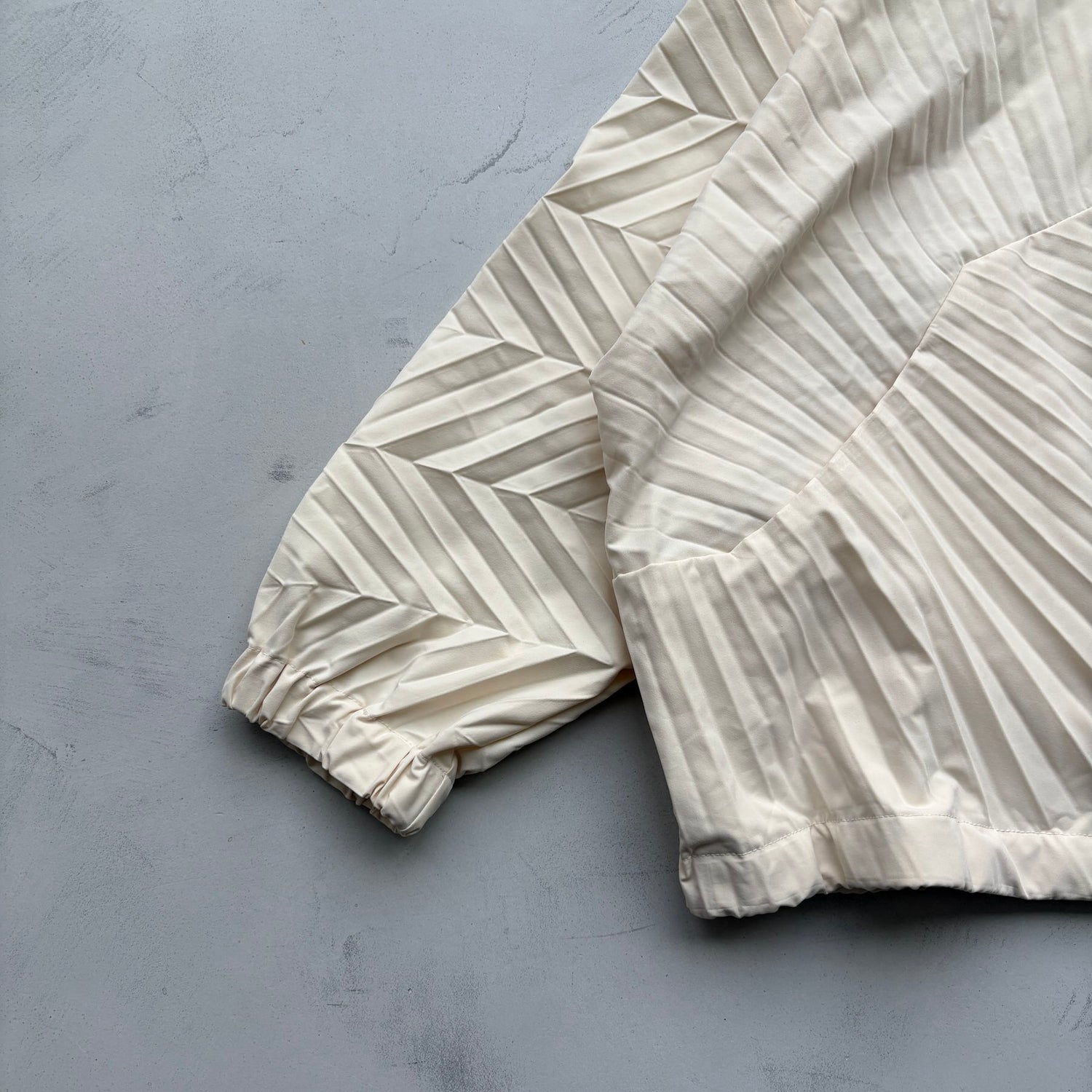 【SAMPLE】unique pleats blouson / ivory