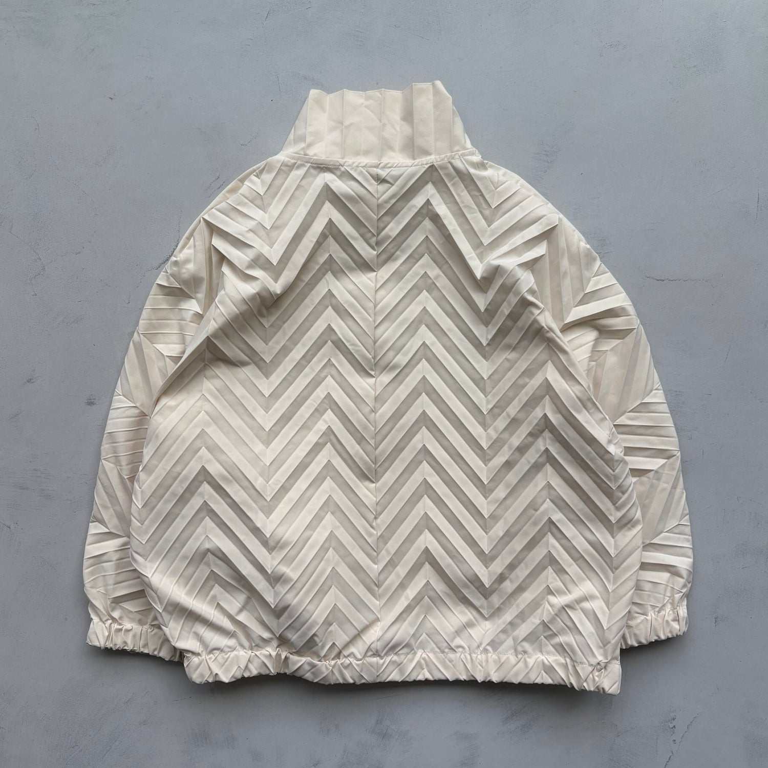 【SAMPLE】unique pleats blouson / ivory