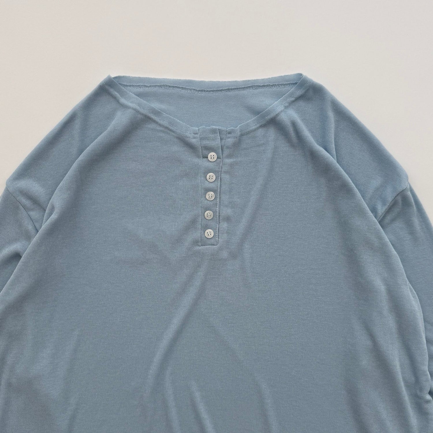 【SAMPLE】softy touch button tee / blue