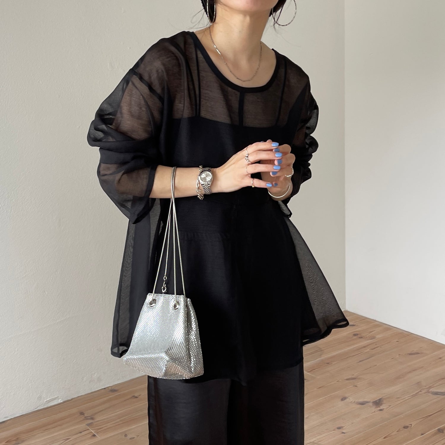 over size sheer flare tops / black