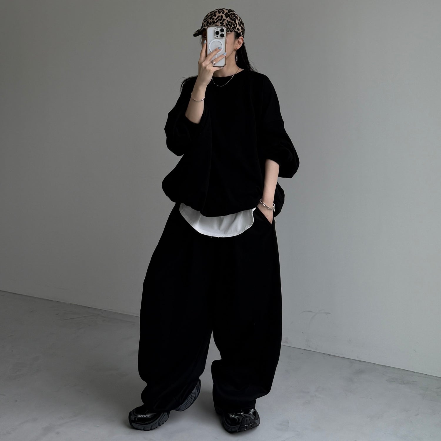 super loose sweat pants / black