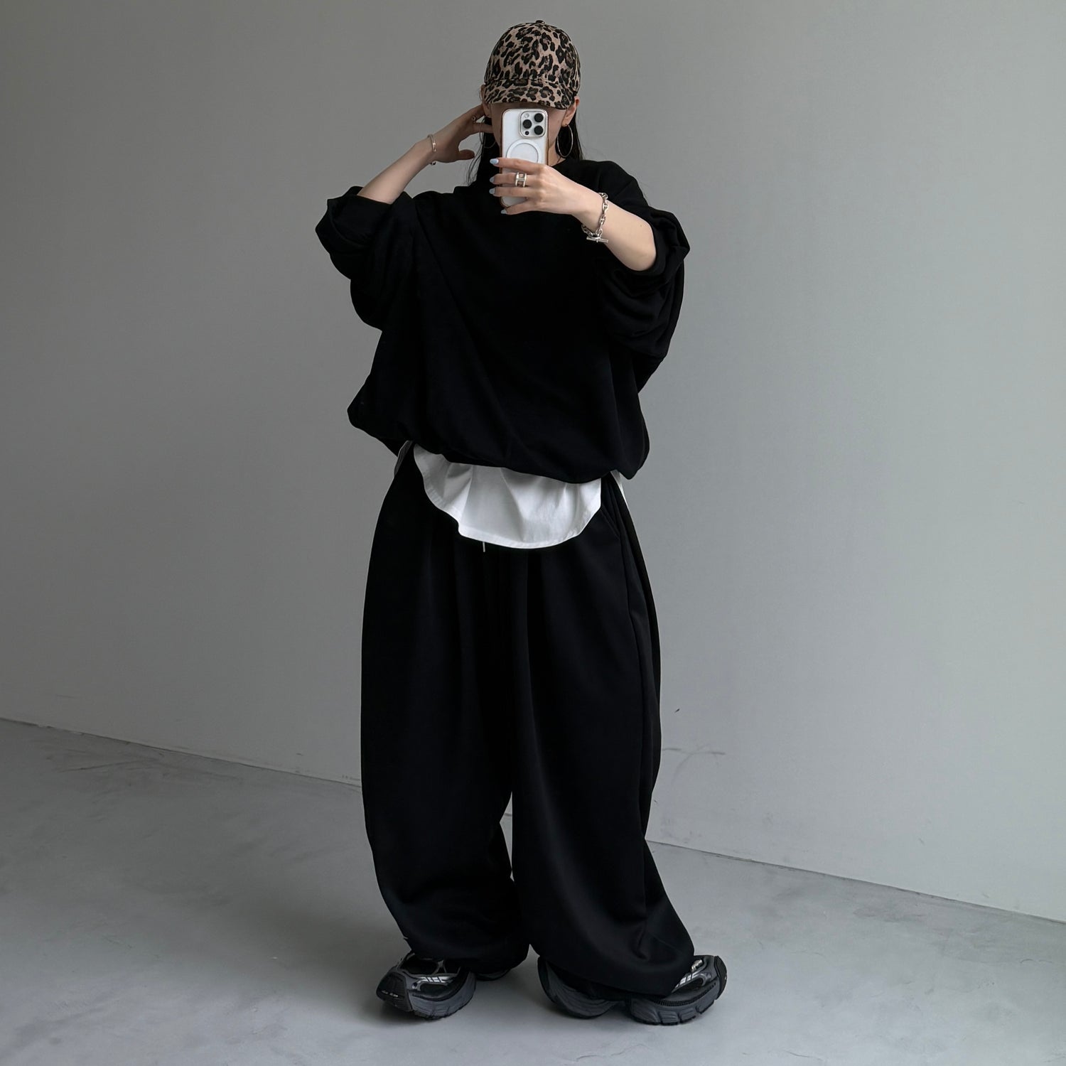 super loose sweat pants / black