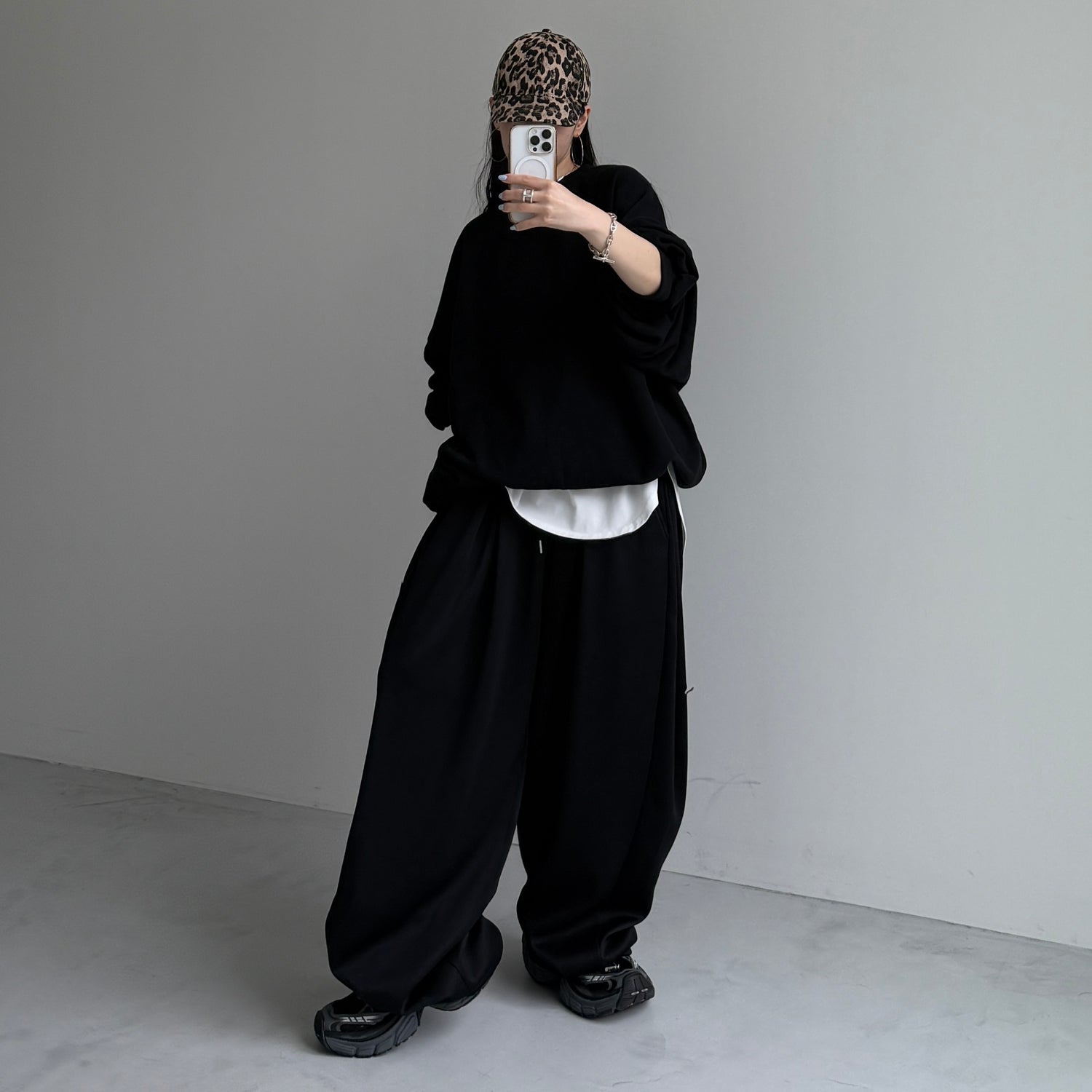 super loose sweat pants / black