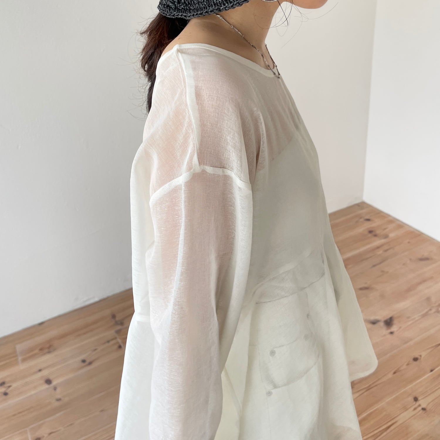 over size sheer flare tops / ivory