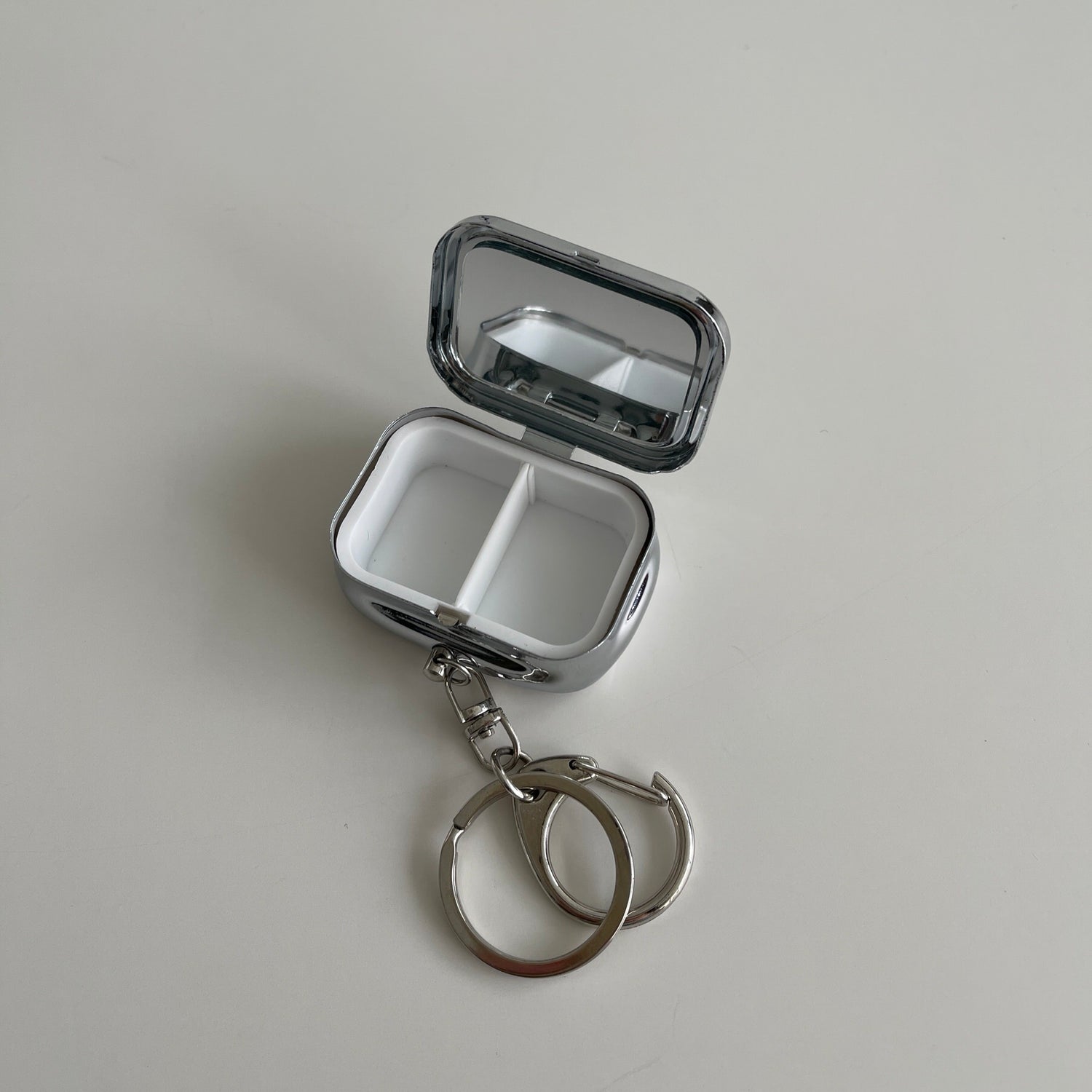 pill case / chewing gum