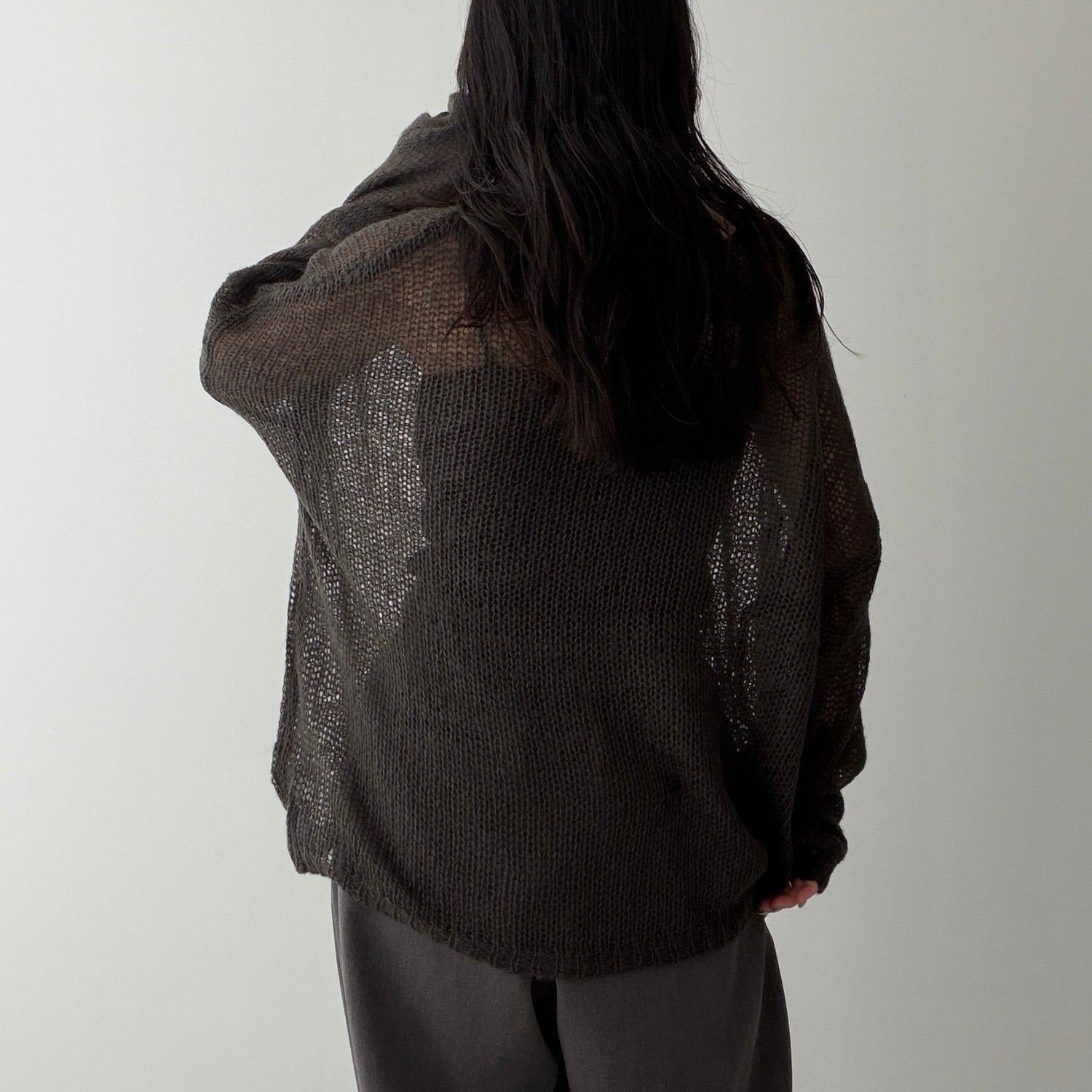 cinnamon mesh knit / charcoal