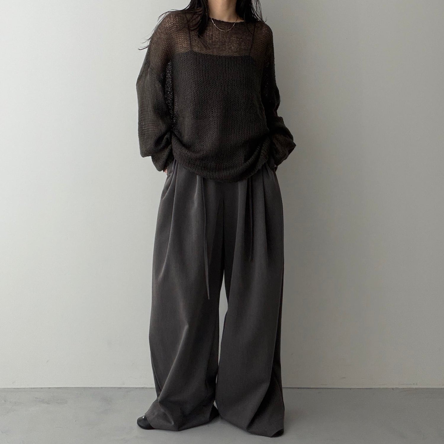 cinnamon mesh knit / charcoal