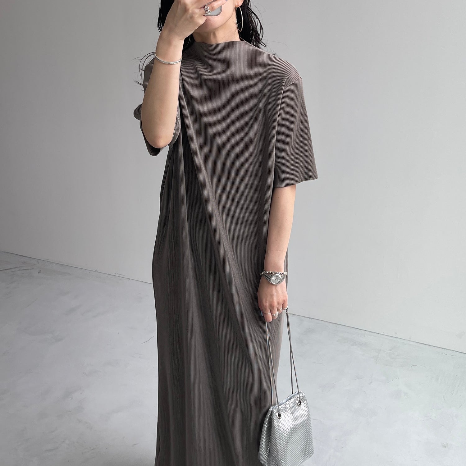 daily daily super stretch pleats one piece / ash gray [半袖 FREE or LONG]