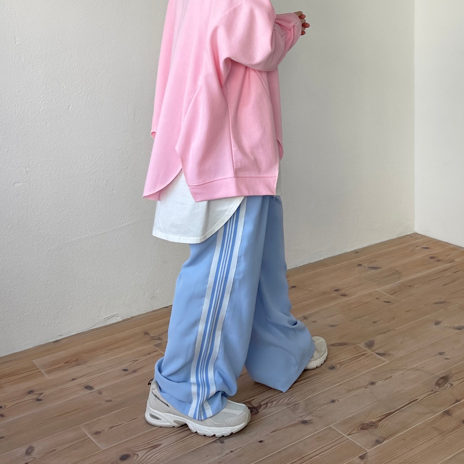 side line track pants / sky blue