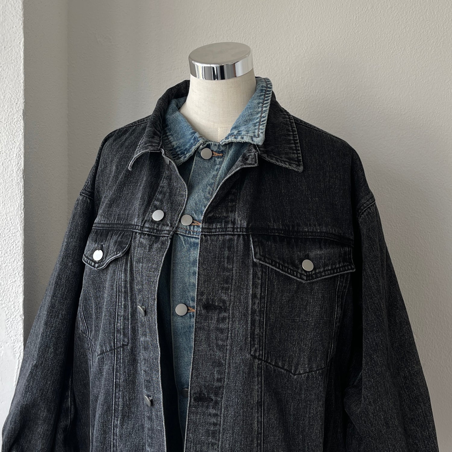 perfect silhouette buddy denim jacket / black