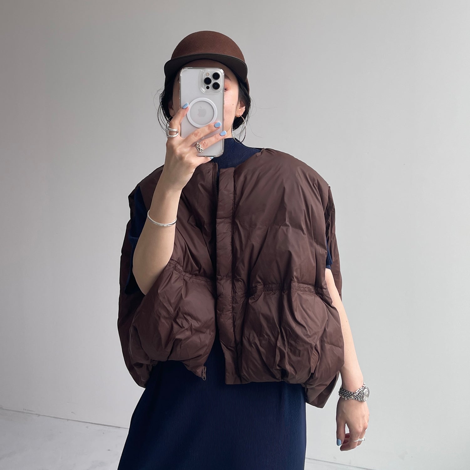 egg down vest / brown