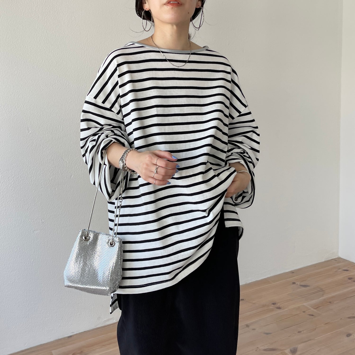 wide sleeve over size border tee / clear black×silver