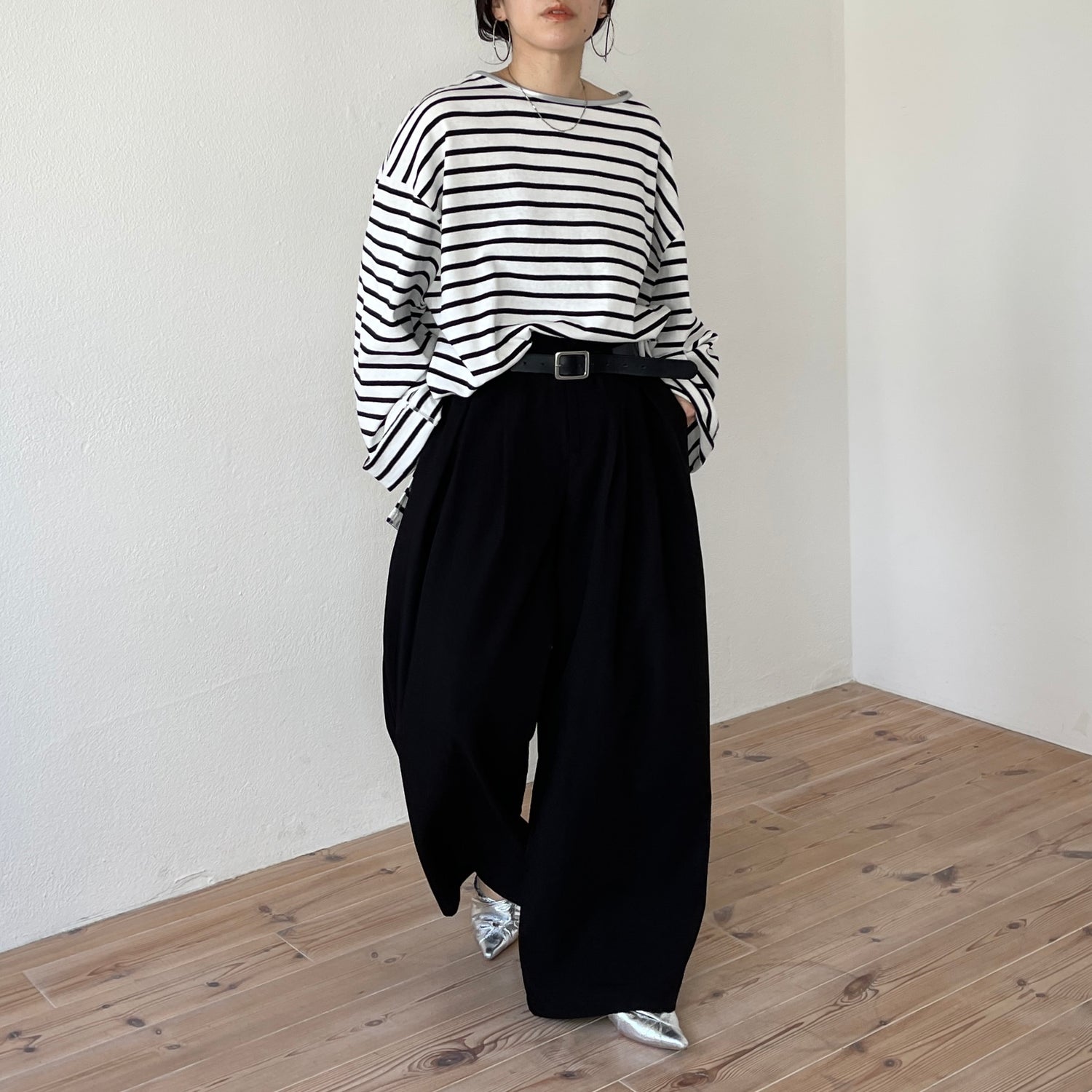 wide sleeve over size border tee / clear black×silver