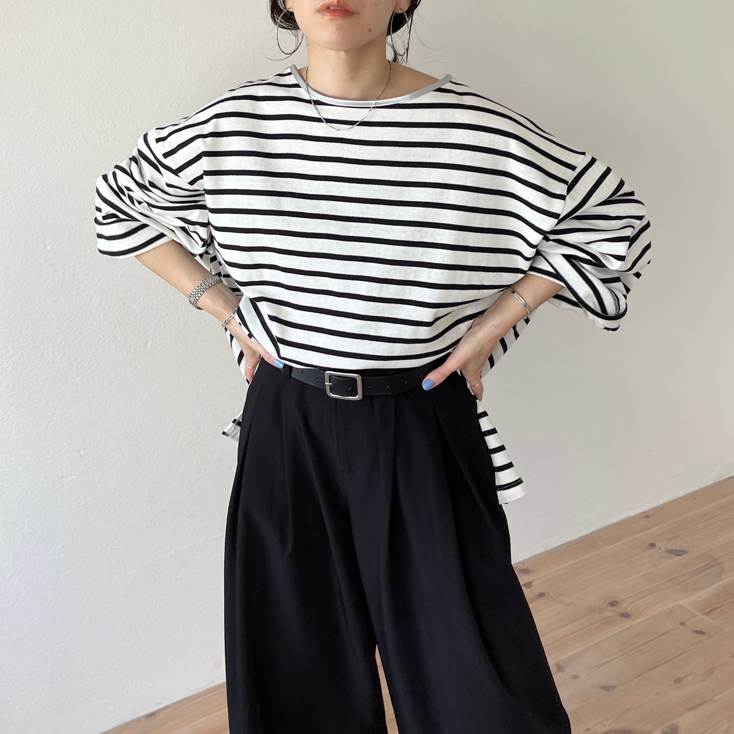 wide sleeve over size border tee / clear black×silver