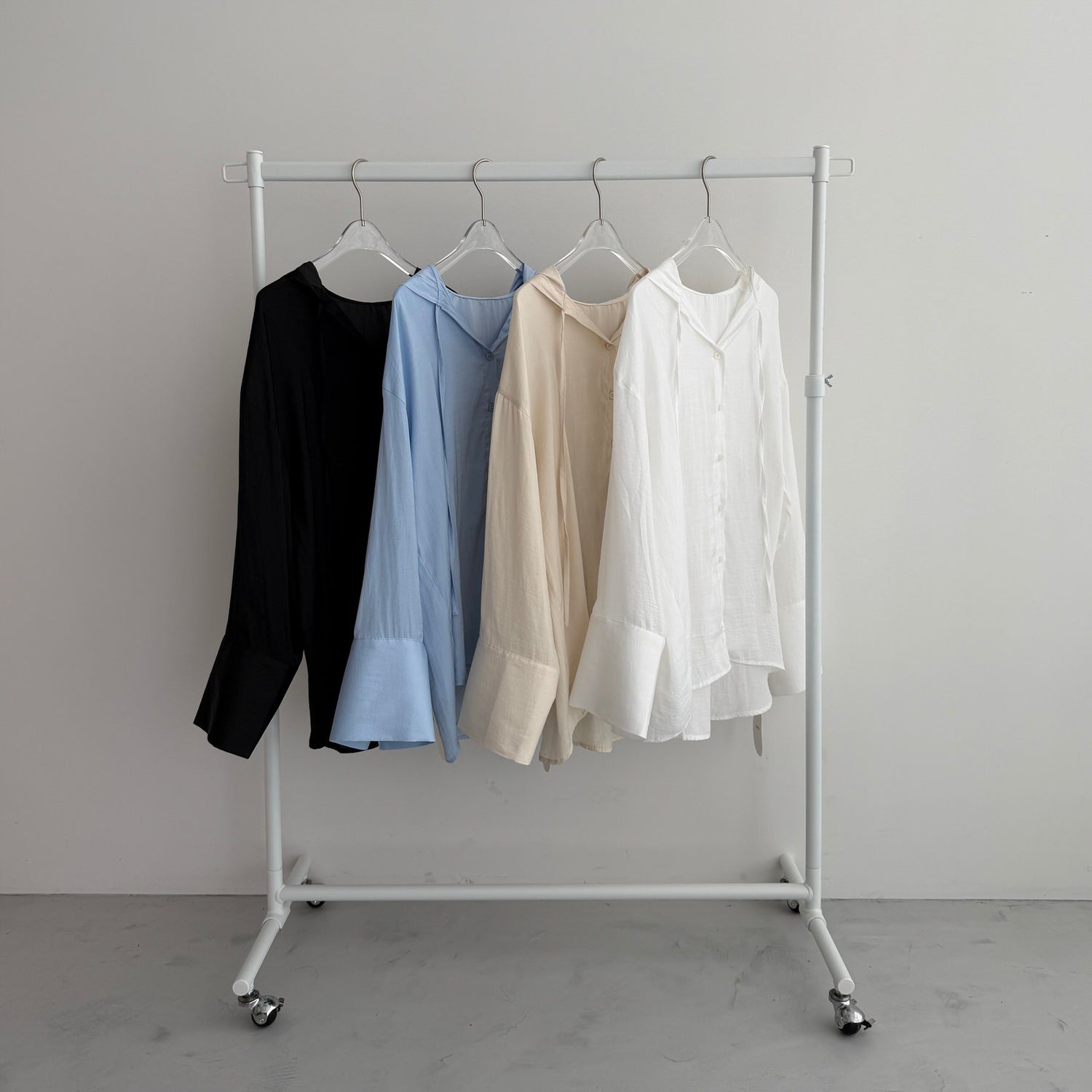 rayon hooded shirt / black