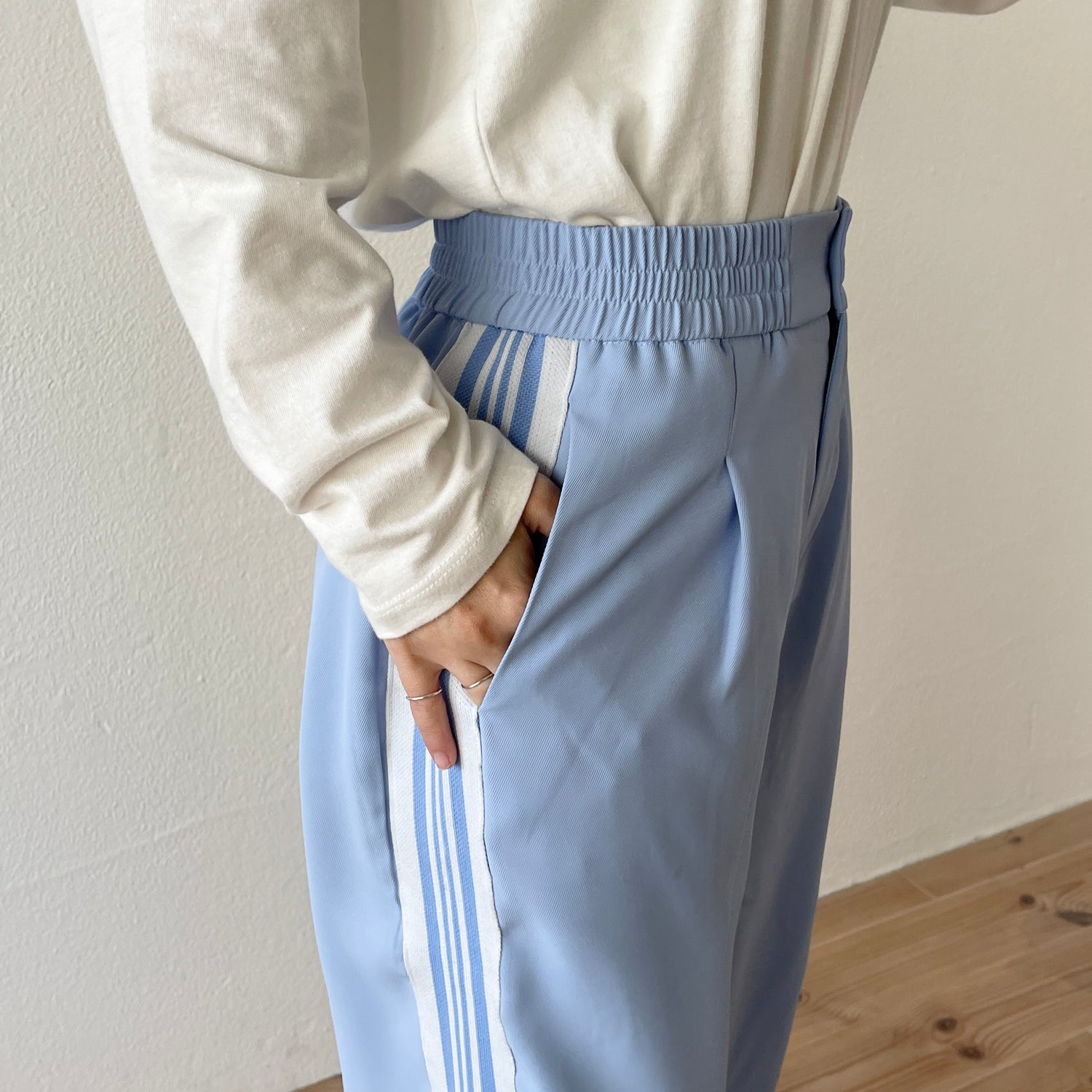 side line track pants / sky blue