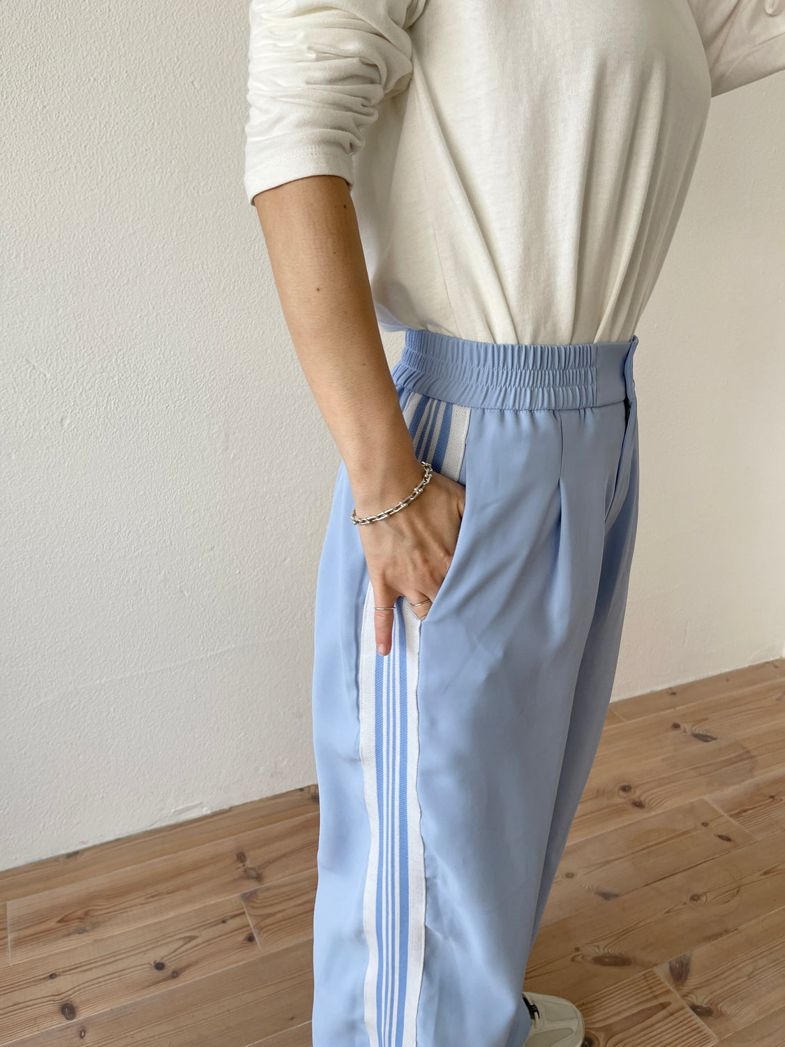 side line track pants / sky blue