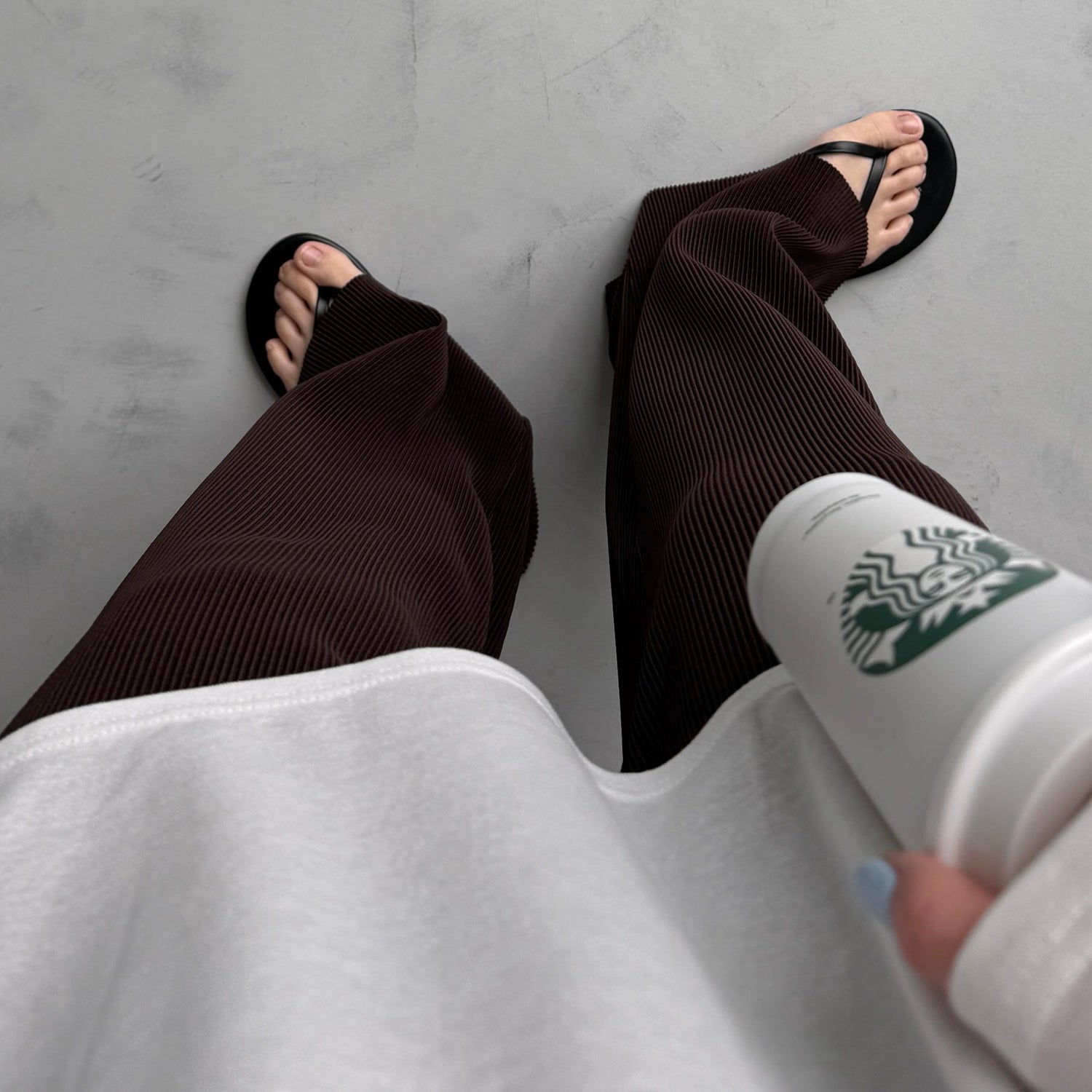 【公式サイト限定カラー】daily daily super stretch pleats wide pants / brown