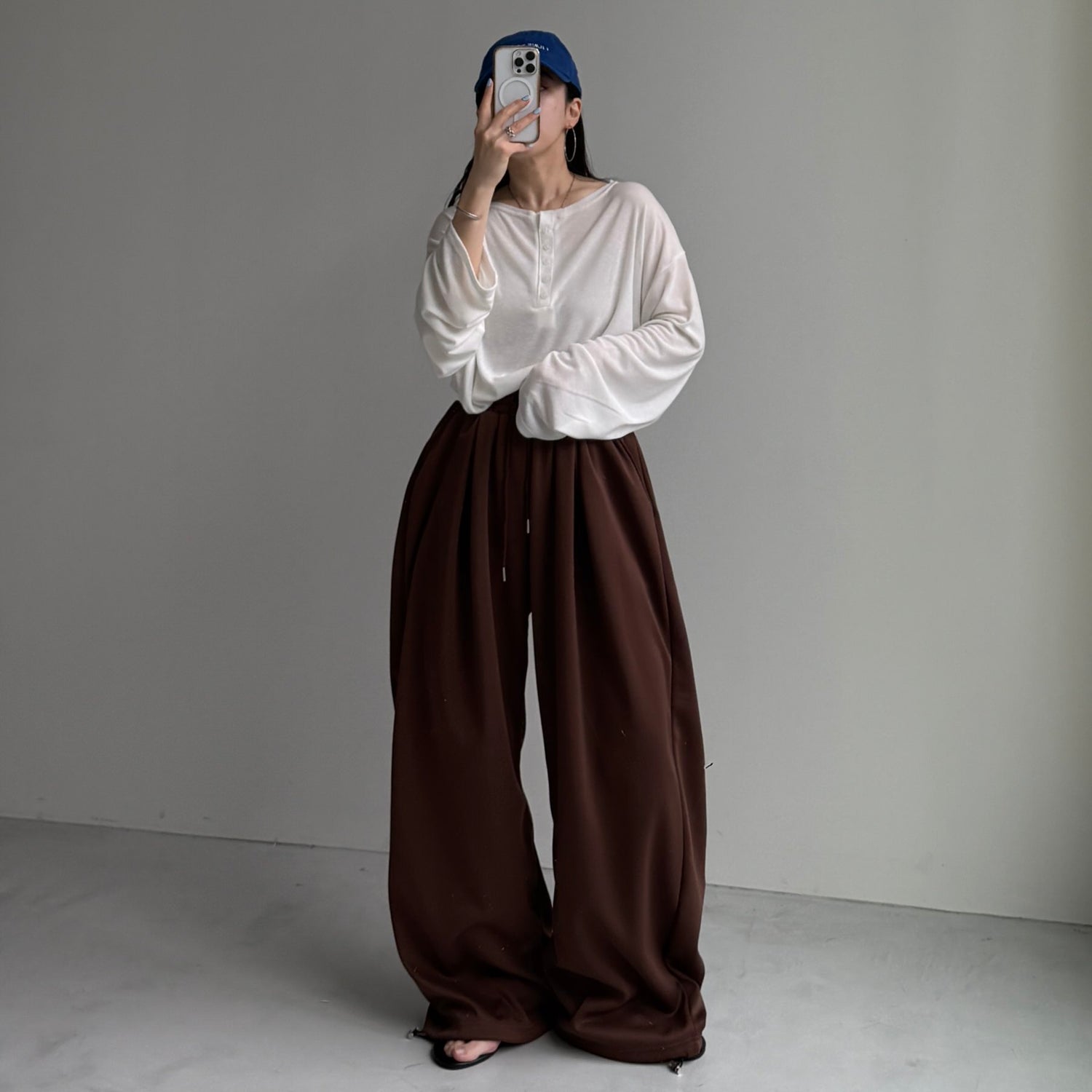 super loose sweat pants / brown