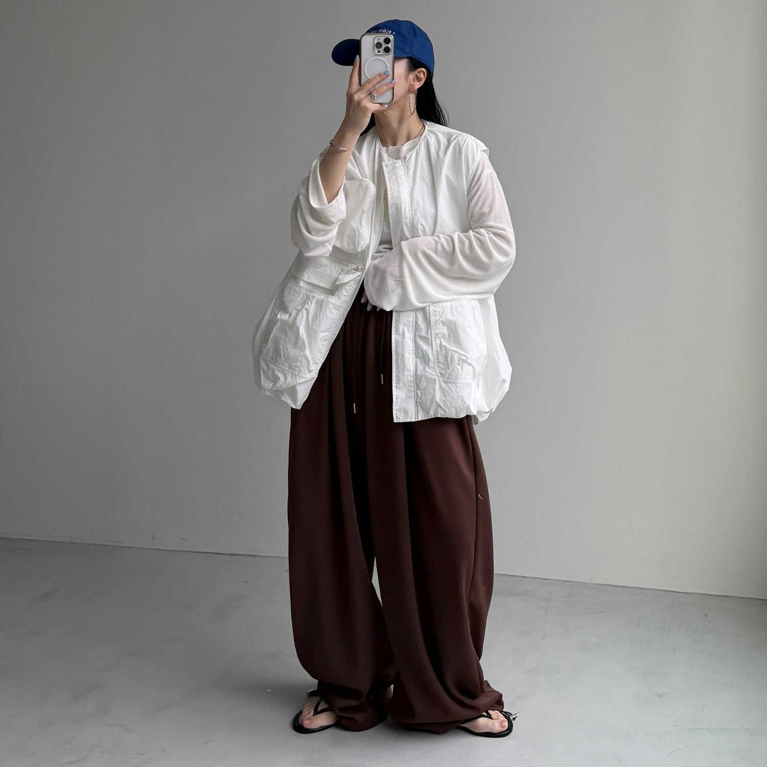 super loose sweat pants / brown